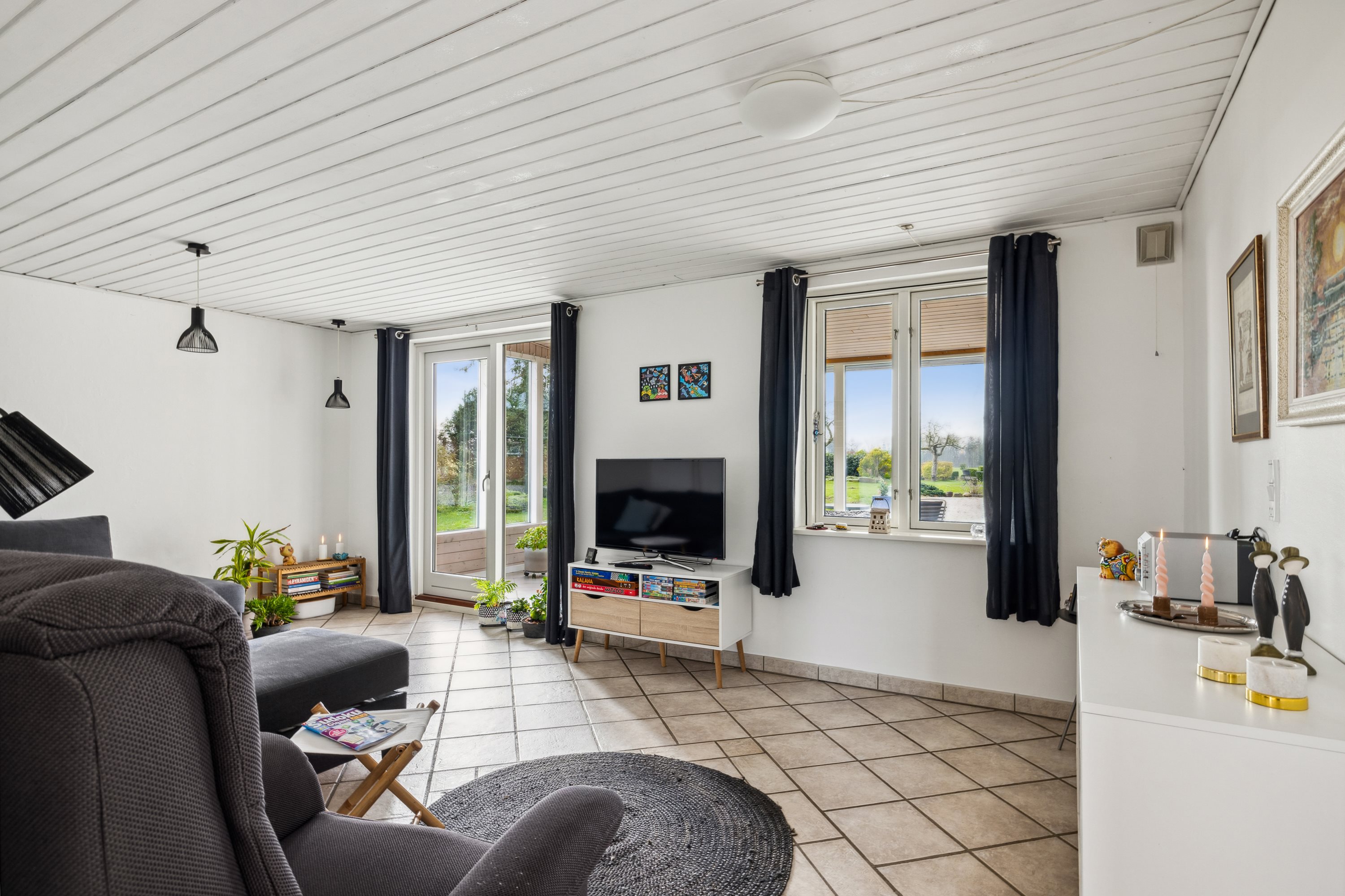 Fremhævet stue billede i fuldskærmstilstand. Billede af Hovedvejen 29, Mastrup, 8586 Ørum Djurs