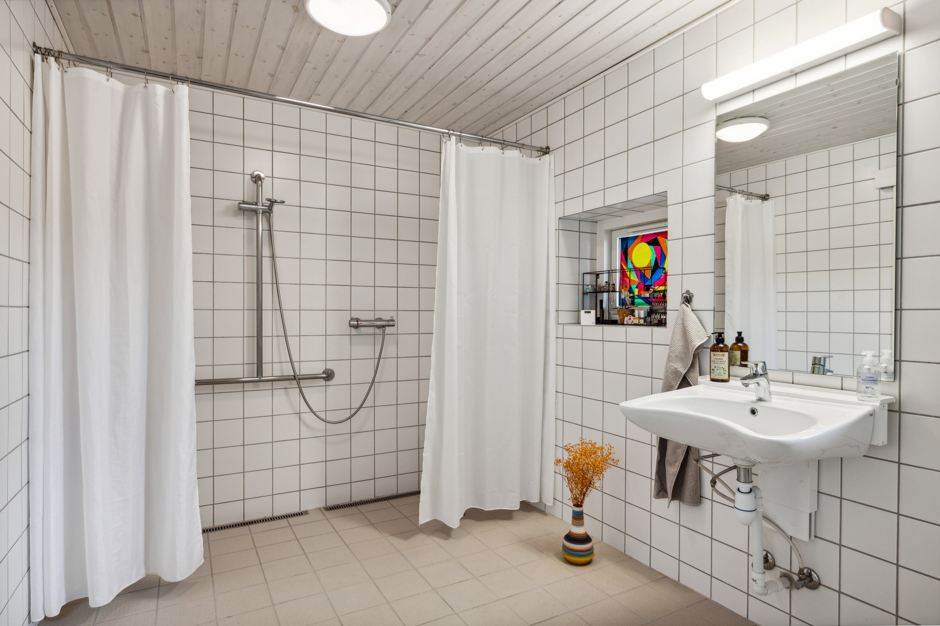 Fremhævet badeværelse billede i fuldskærmstilstand. Billede af Hovedvejen 29, Mastrup, 8586 Ørum Djurs