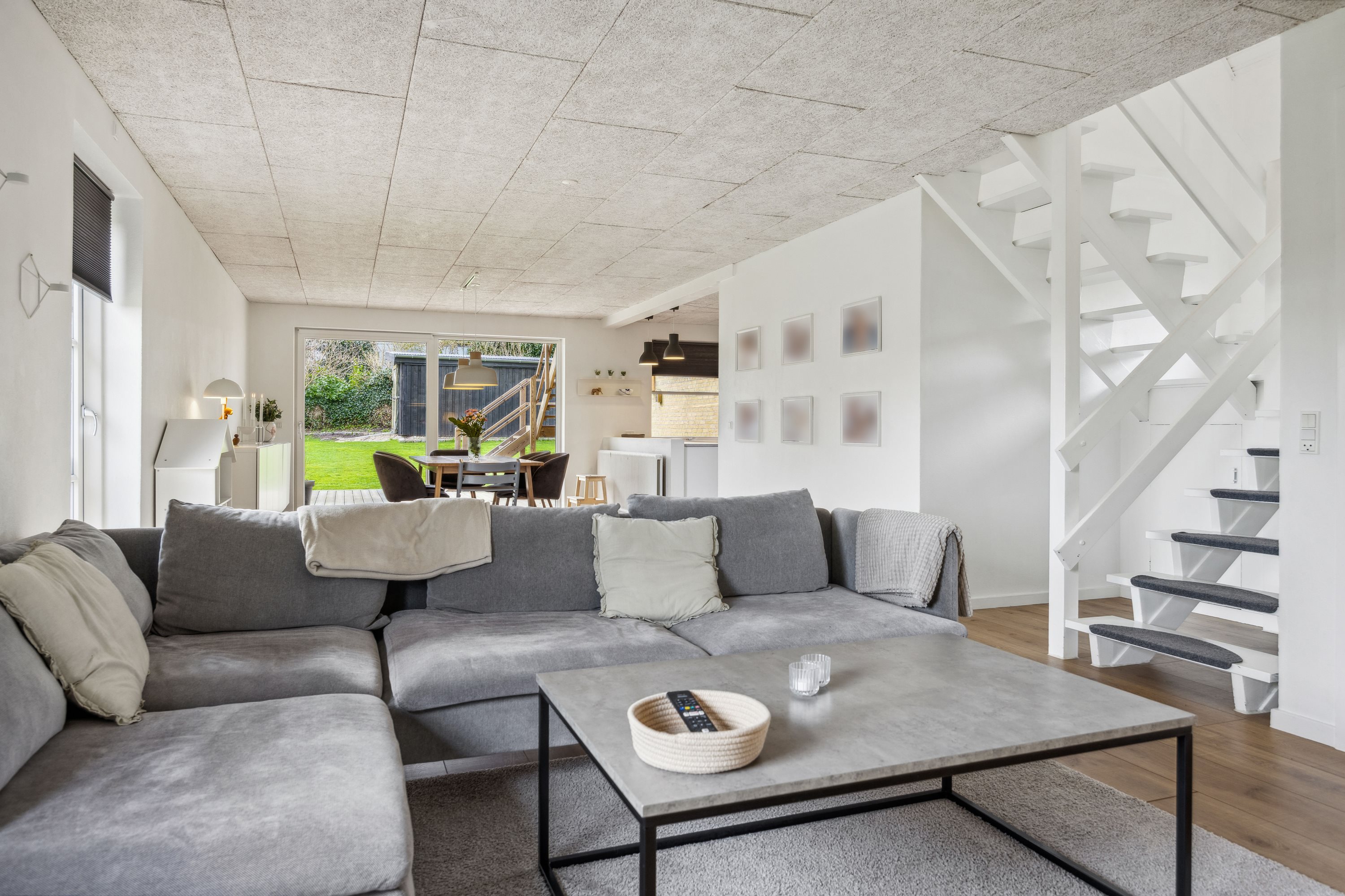 Fremhævet stue billede i fuldskærmstilstand. Billede af Lindevej 2, 9460 Brovst