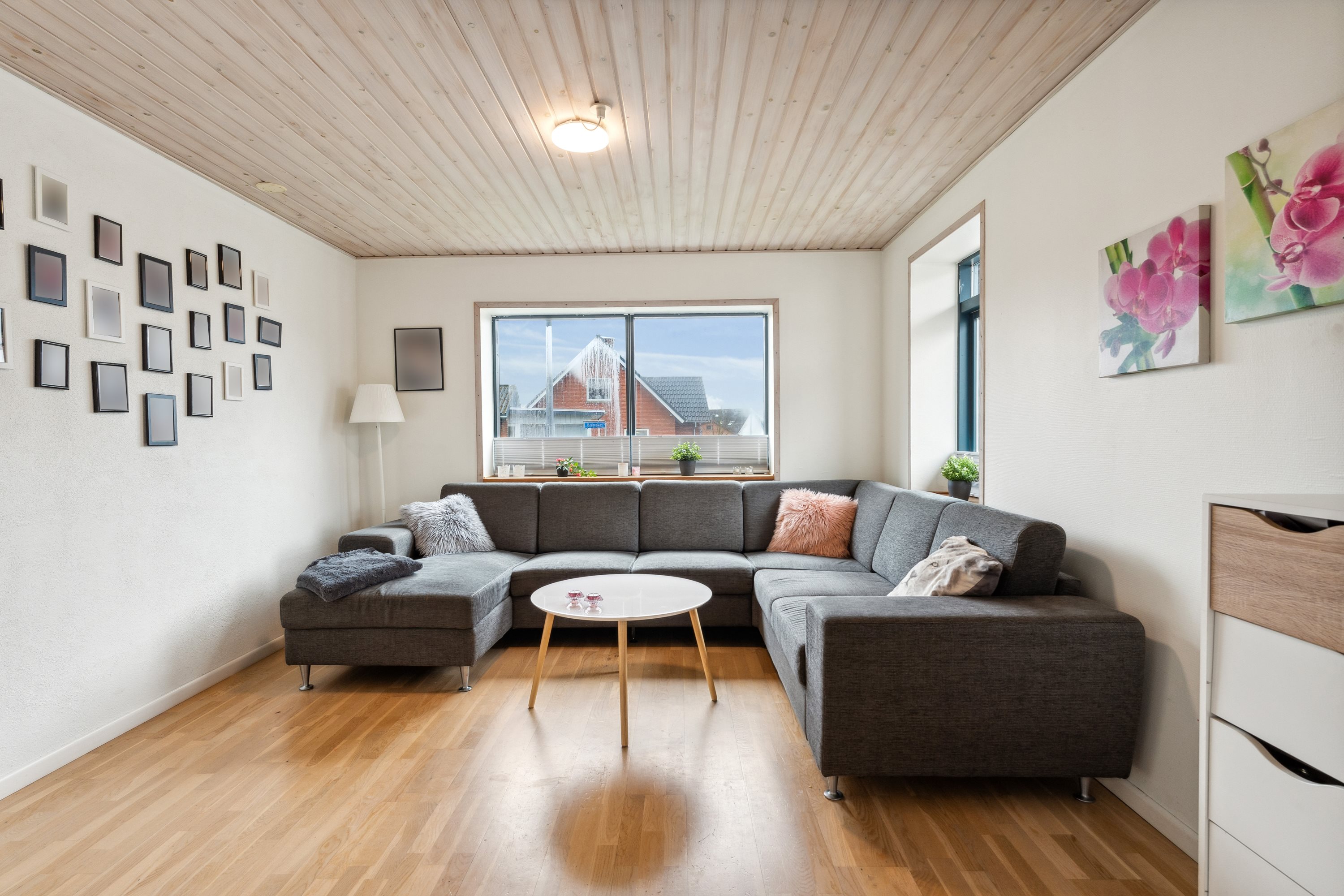 Fremhævet stue billede i fuldskærmstilstand. Billede af Brandstrupvej 12, 8840 Rødkærsbro