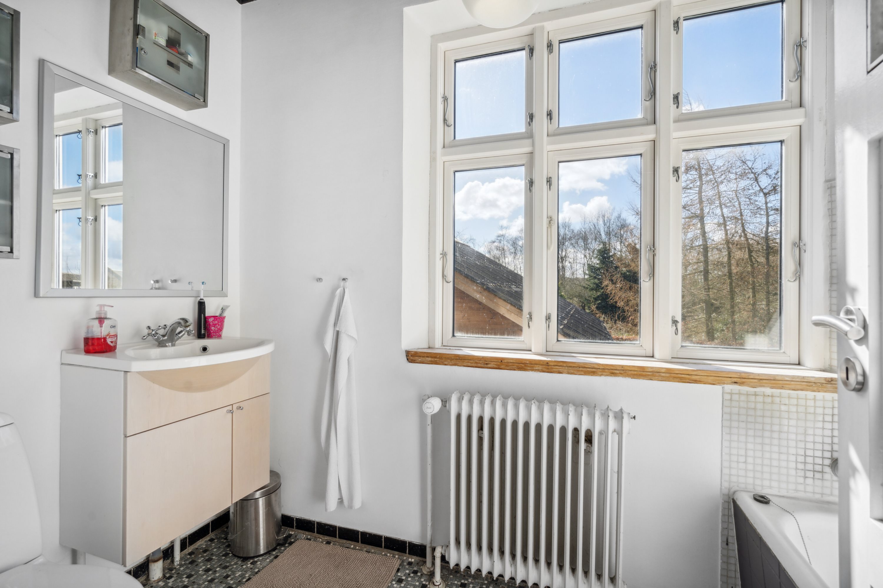 Fremhævet badeværelse billede i fuldskærmstilstand. Billede af Lunde Bygade 53, Øster Lunde, 5450 Otterup