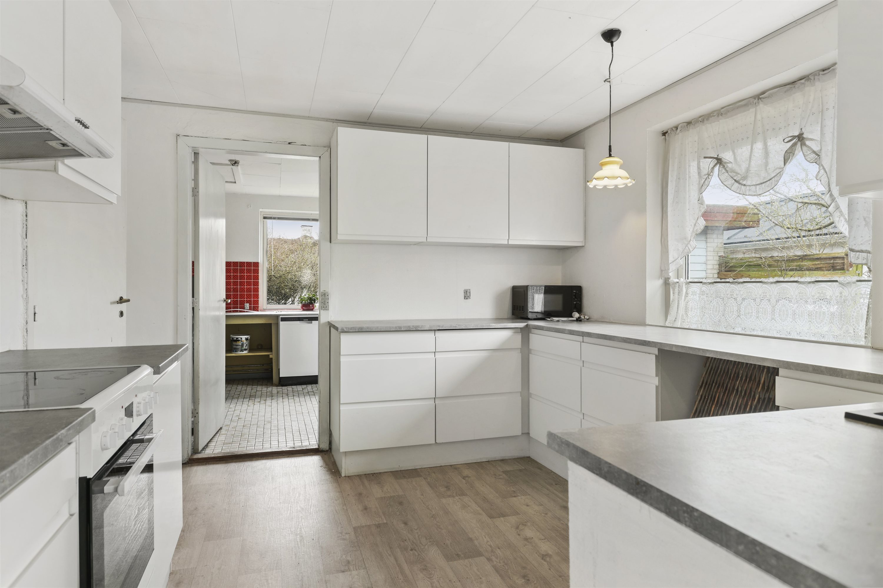 Fremhævet køkken billede i fuldskærmstilstand. Billede af Klydevej 8A, Voerså, 9300 Sæby