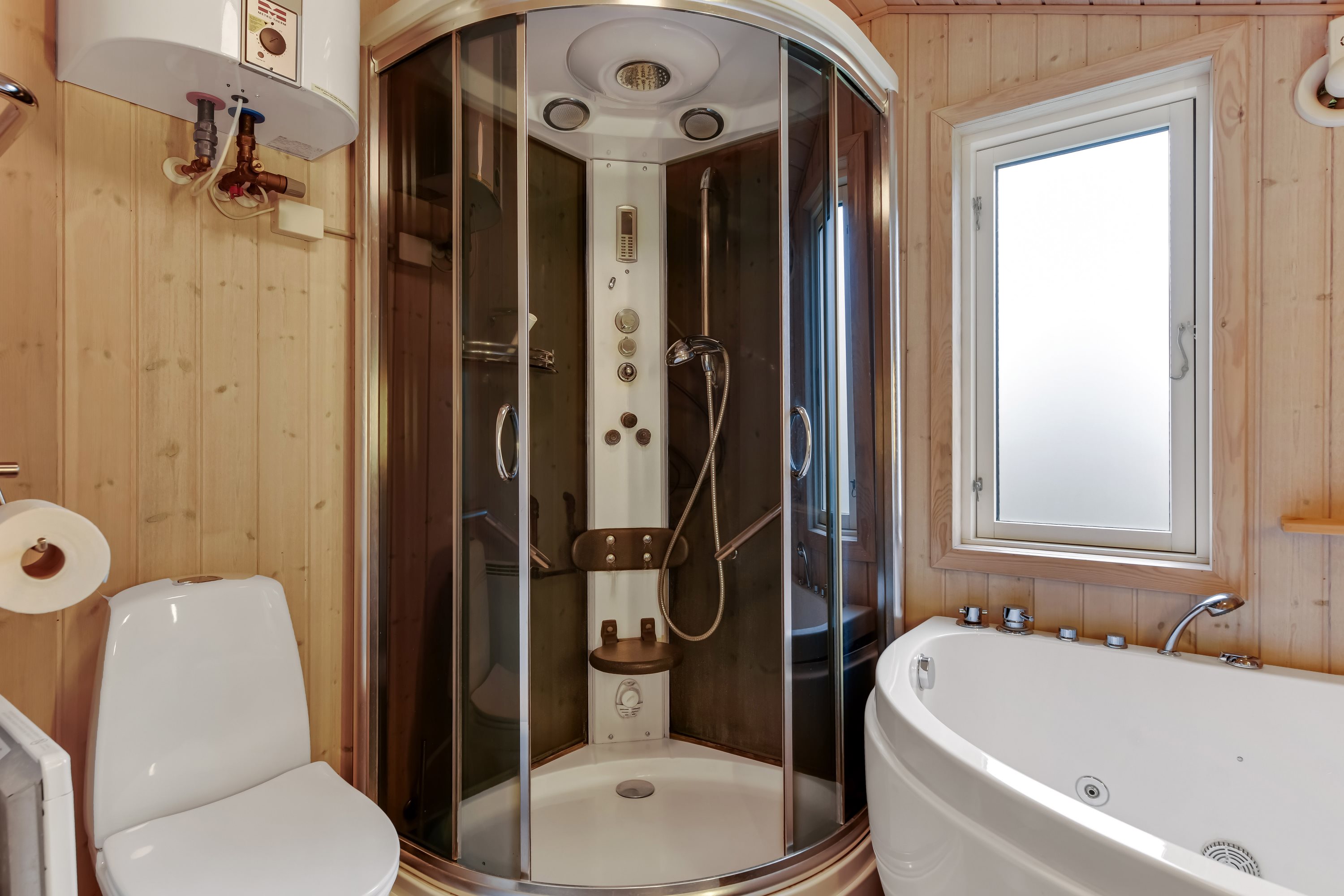 Fremhævet badeværelse billede i fuldskærmstilstand. Billede af Grønnevænget 18, 6857 Blåvand