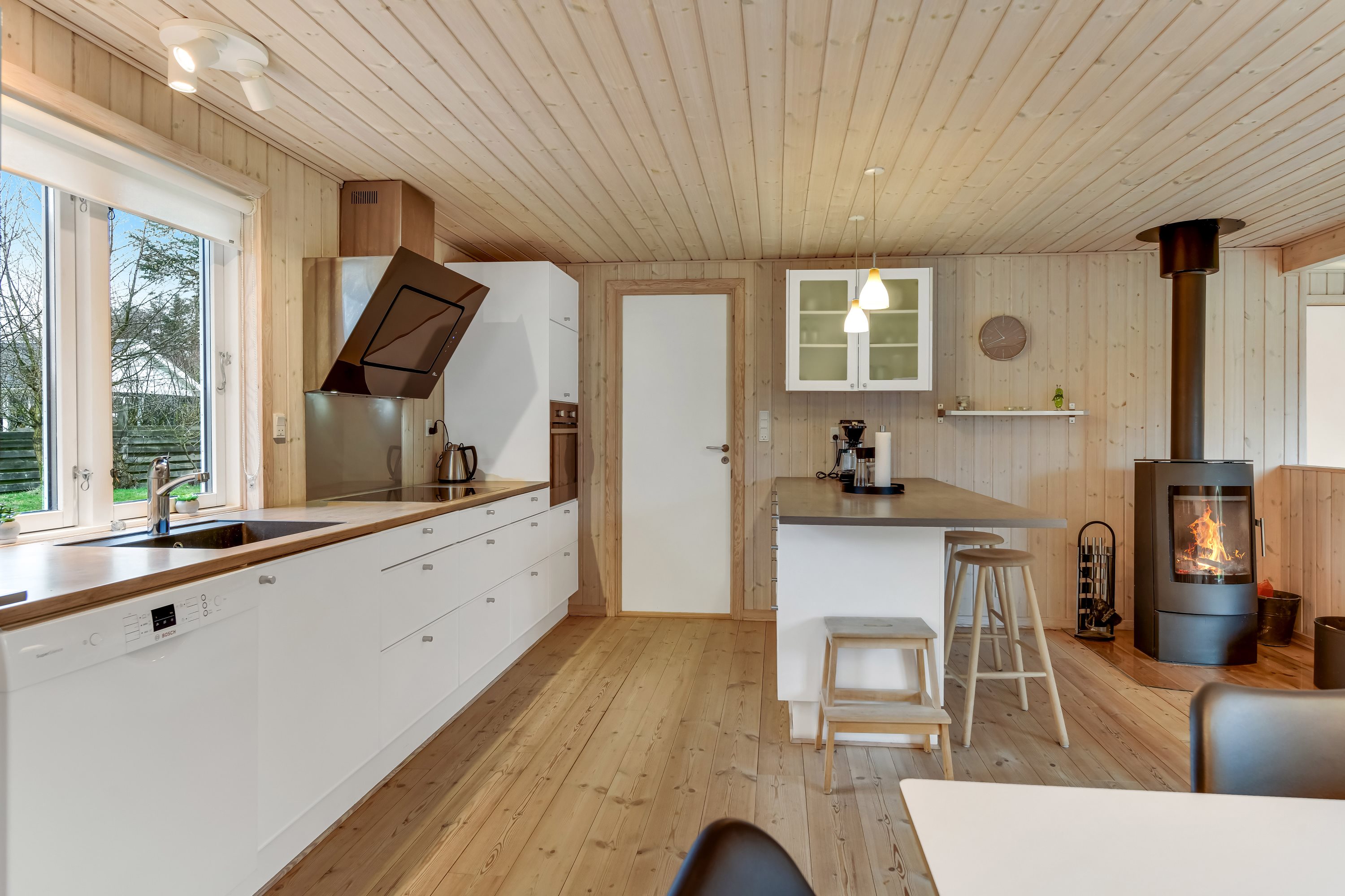 Fremhævet køkken billede i fuldskærmstilstand. Billede af Grønnevænget 18, 6857 Blåvand