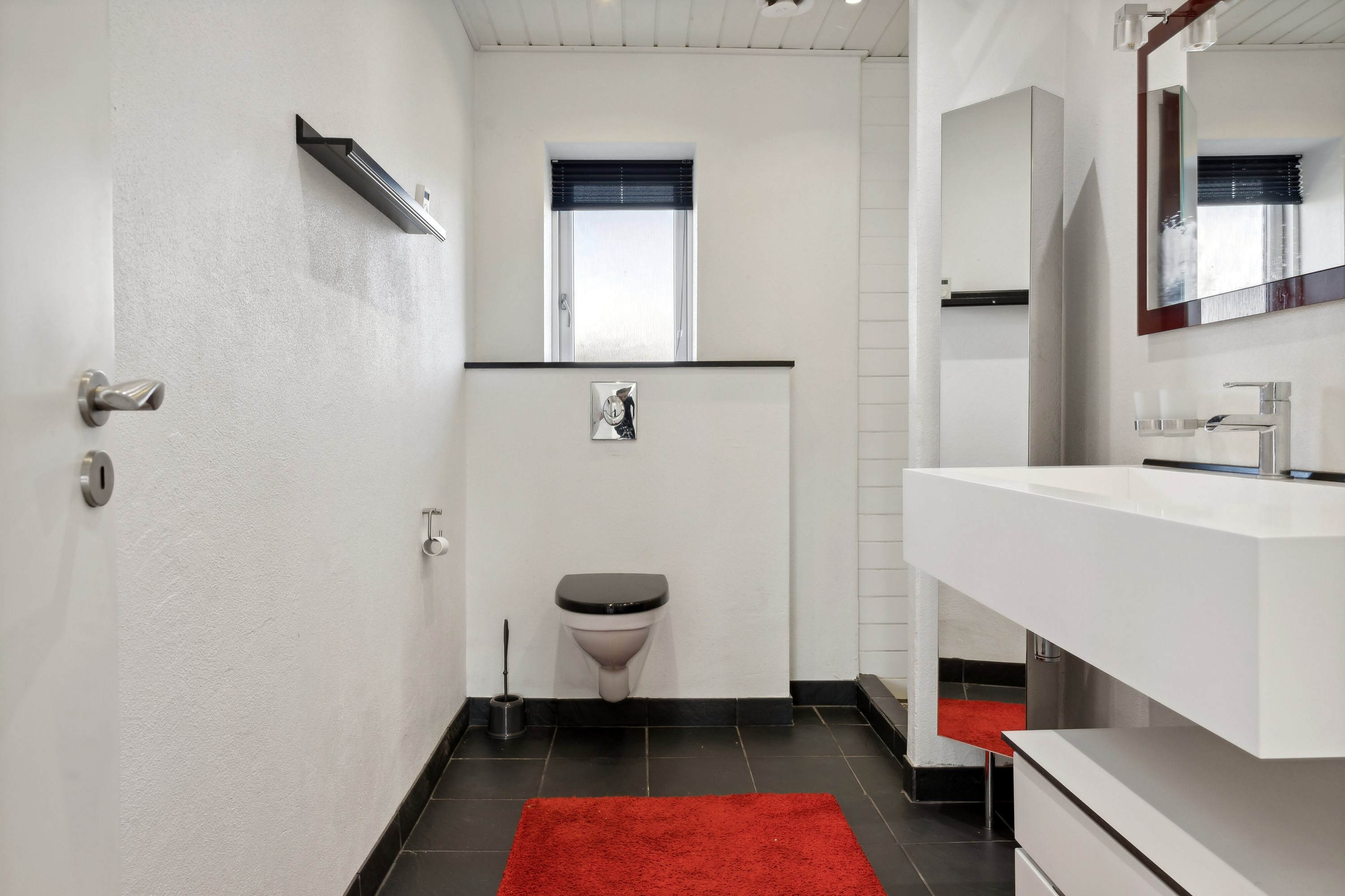 Fremhævet badeværelse billede i fuldskærmstilstand. Billede af Sportsvej 16, 8600 Silkeborg