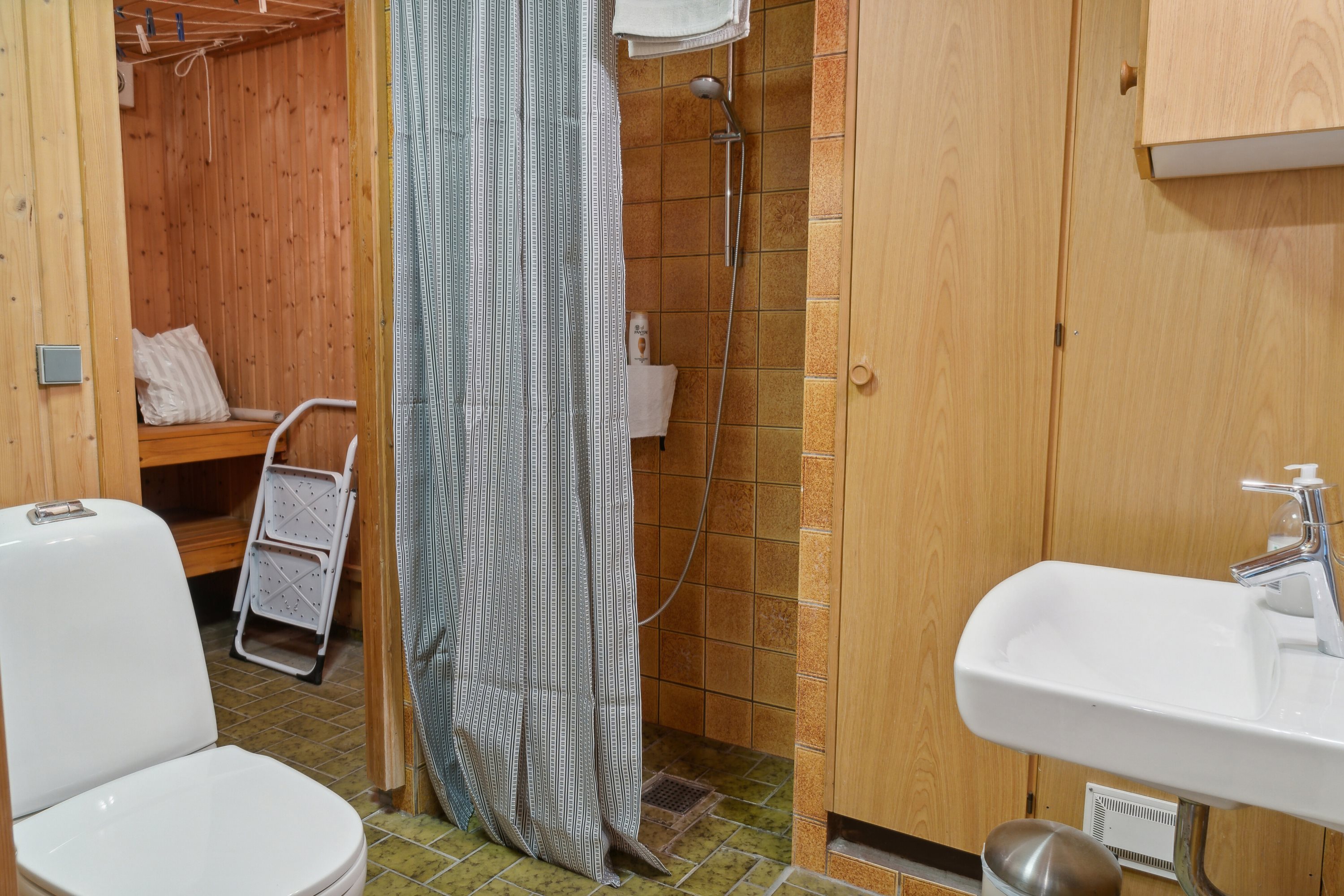 Fremhævet badeværelse billede i fuldskærmstilstand. Billede af Lundevej 1, Lunde, 5771 Stenstrup