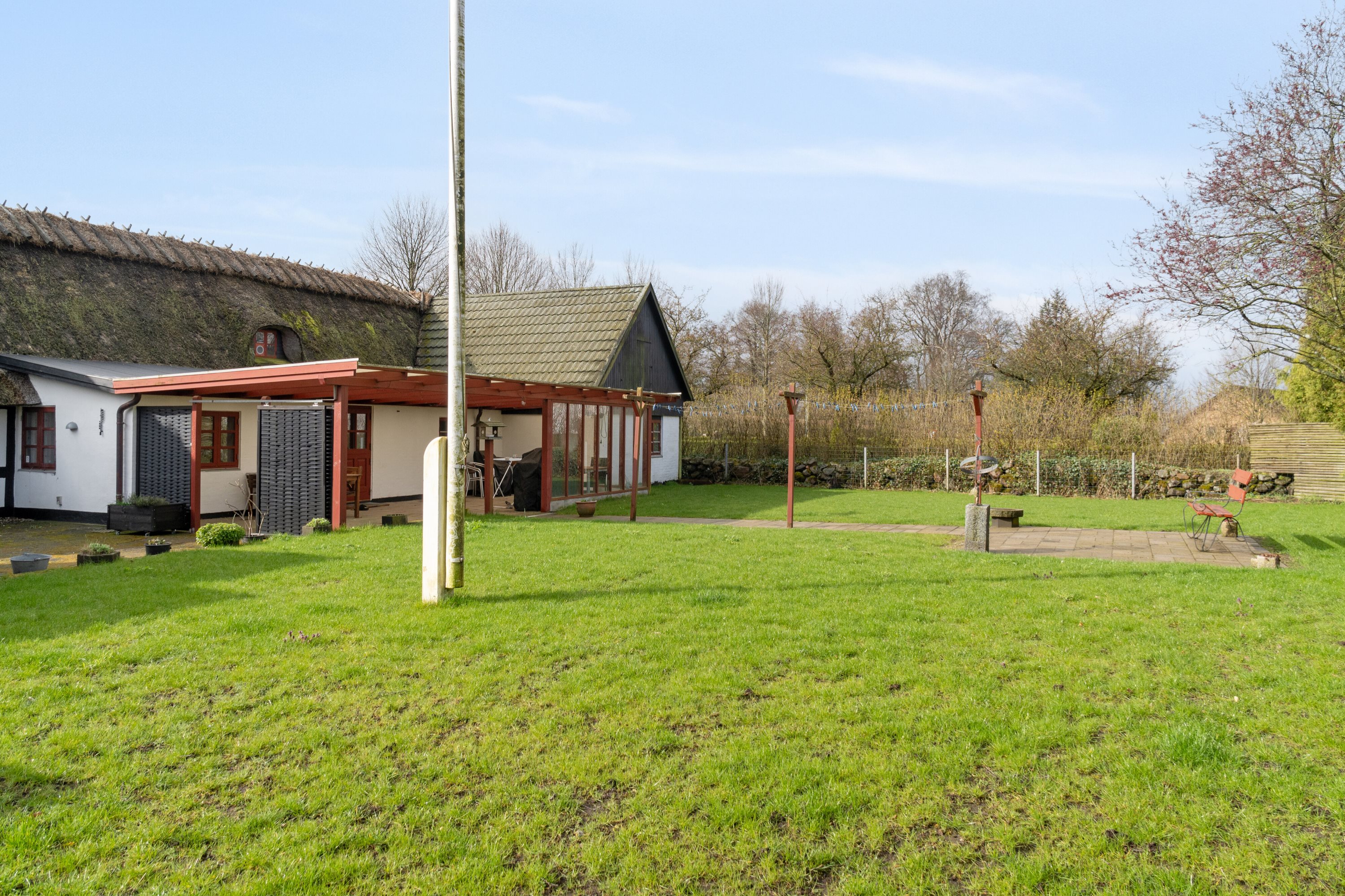 Fremhævet set fra haven billede i fuldskærmstilstand. Billede af Lundevej 1, Lunde, 5771 Stenstrup