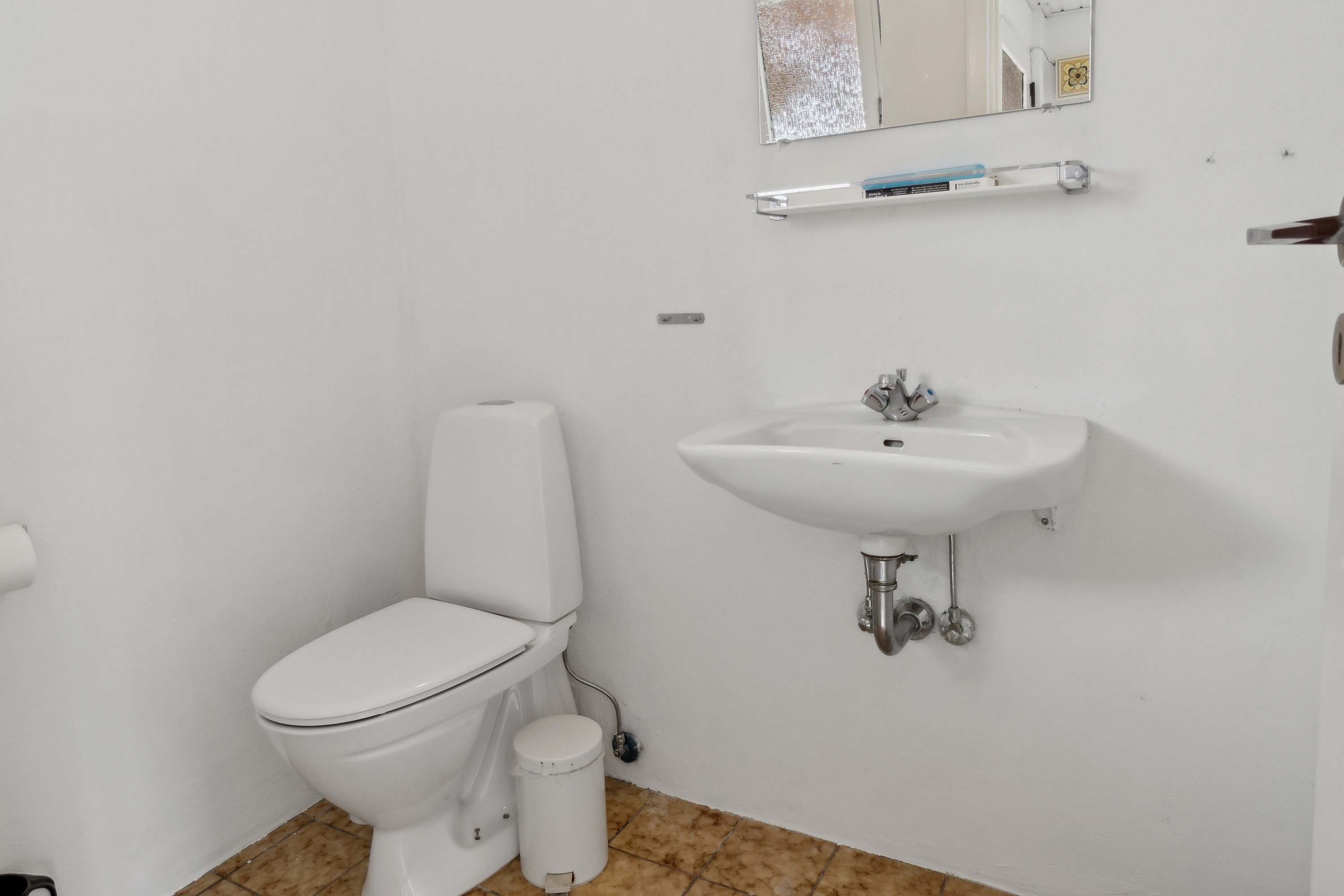 Fremhævet toilet billede i fuldskærmstilstand. Billede af Skagensvej 87B, 9800 Hjørring