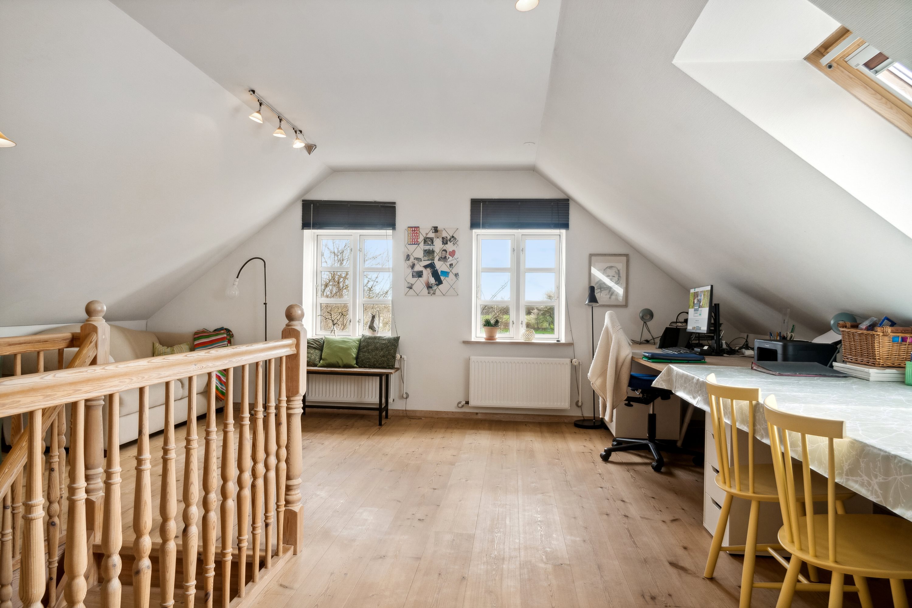 Fremhævet indendørs billede i fuldskærmstilstand. Billede af Køng Kirkevej 7a og 7b, 4750 Lundby