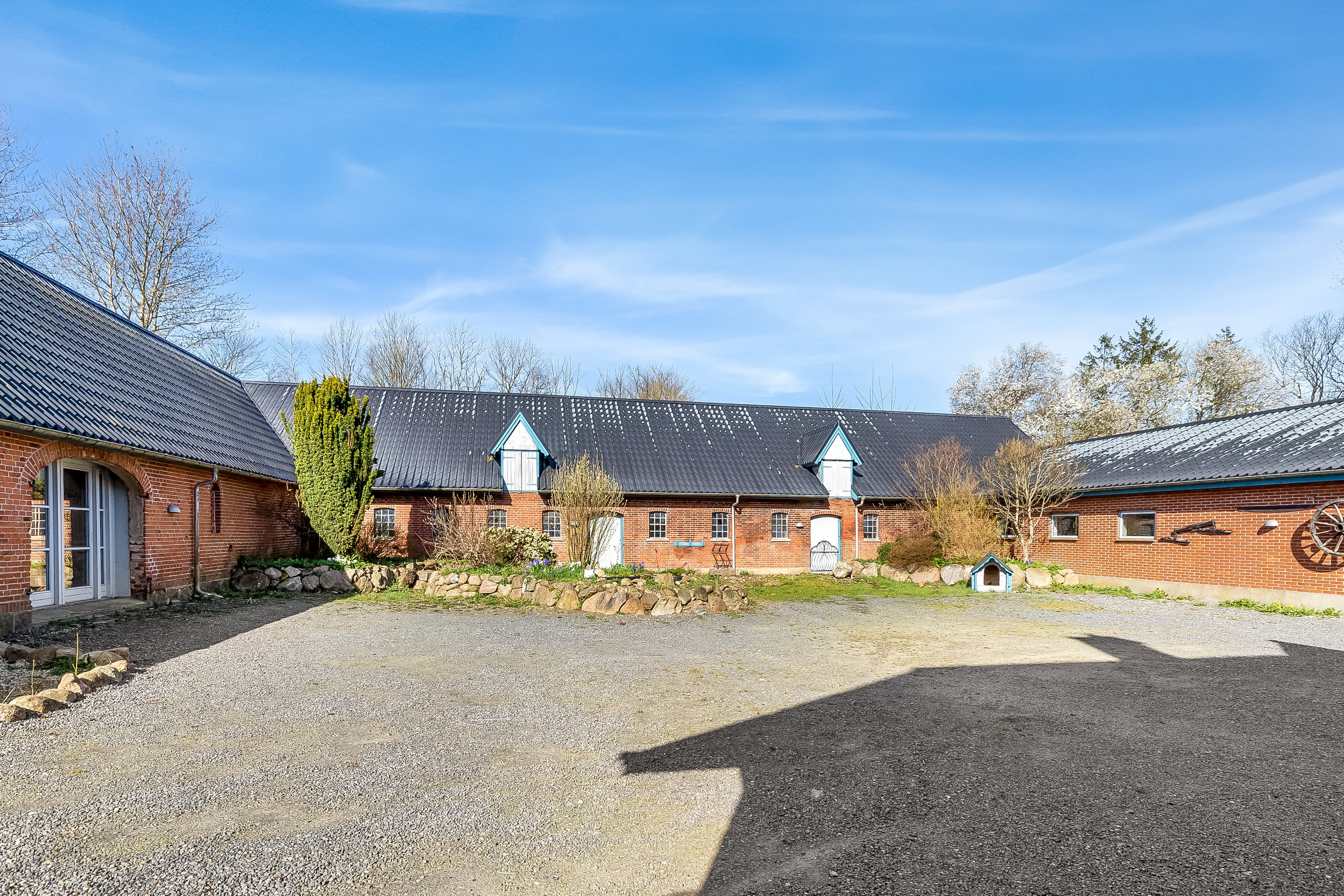 Fremhævet anden bygning billede i fuldskærmstilstand. Billede af Bredalkærvej 231, Bredal, 7120 Vejle Øst