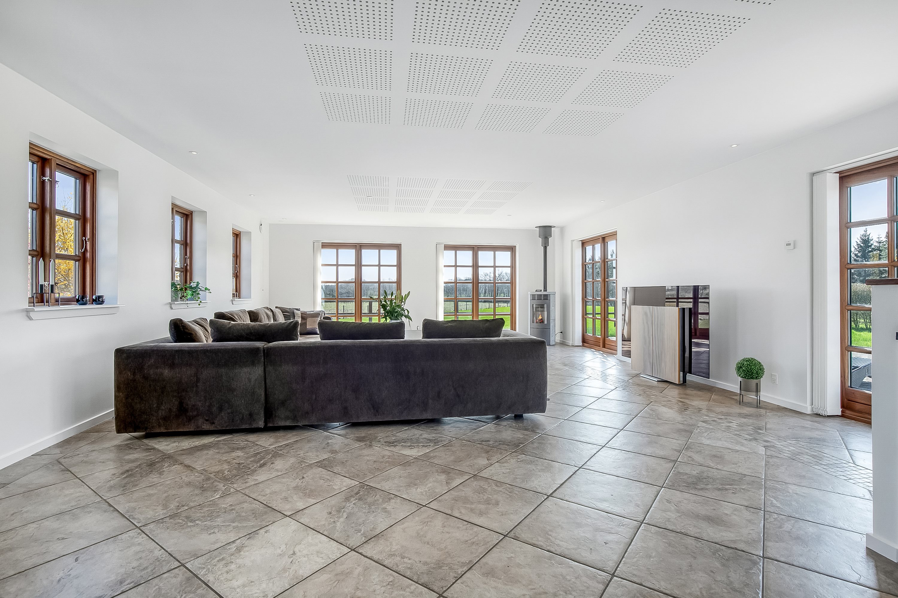 Fremhævet stue billede i fuldskærmstilstand. Billede af Koldingvej 623, Tiufkær, 7100 Vejle