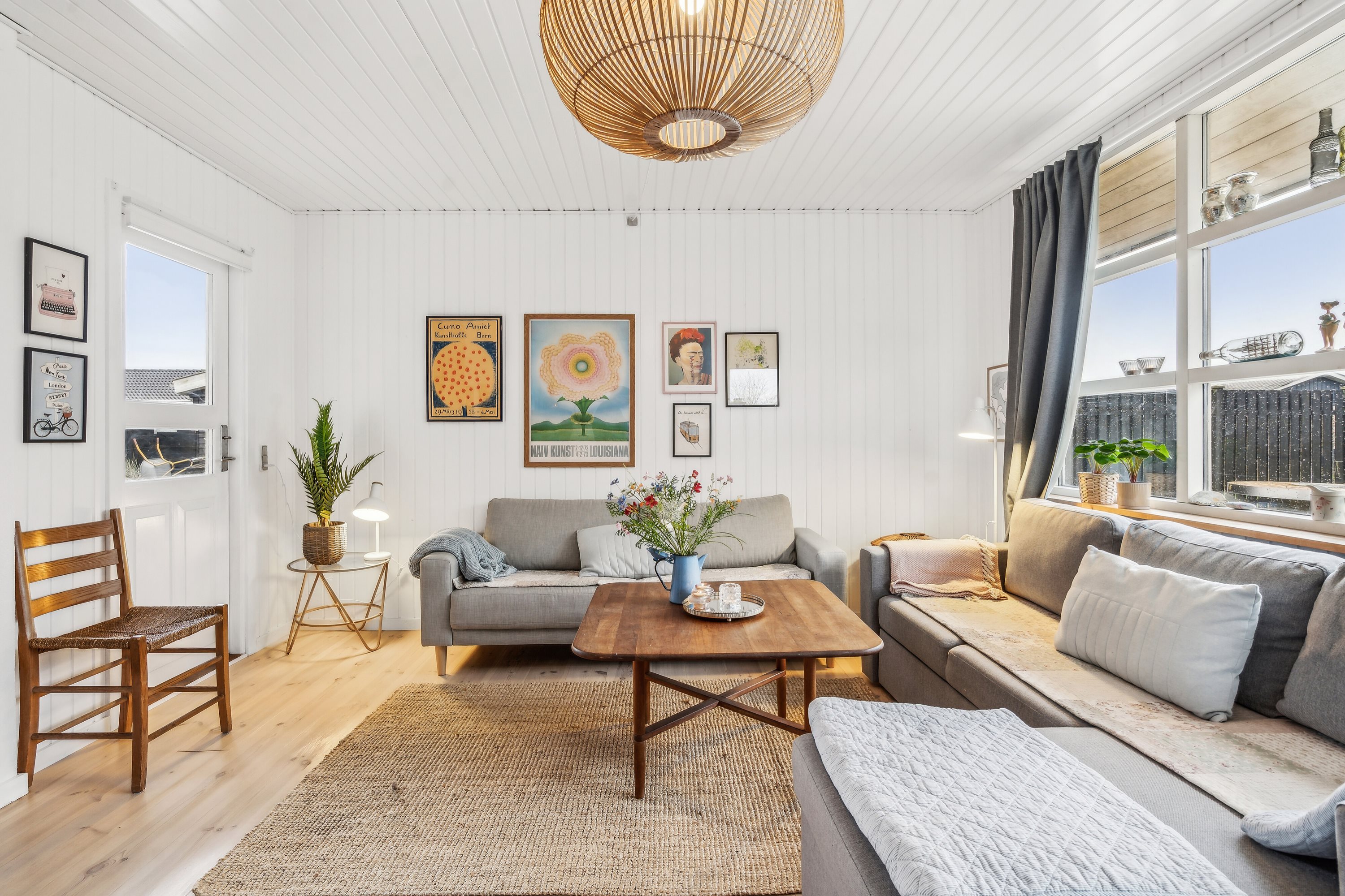 Fremhævet stue billede i fuldskærmstilstand. Billede af Lærkevænget 2, Hasmark Strand, 5450 Otterup