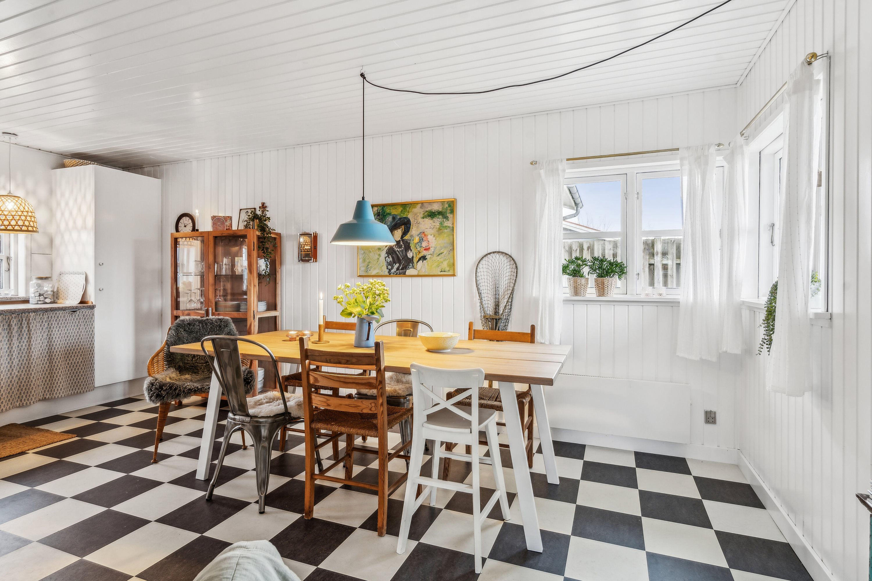 Fremhævet spisestue billede i fuldskærmstilstand. Billede af Lærkevænget 2, Hasmark Strand, 5450 Otterup