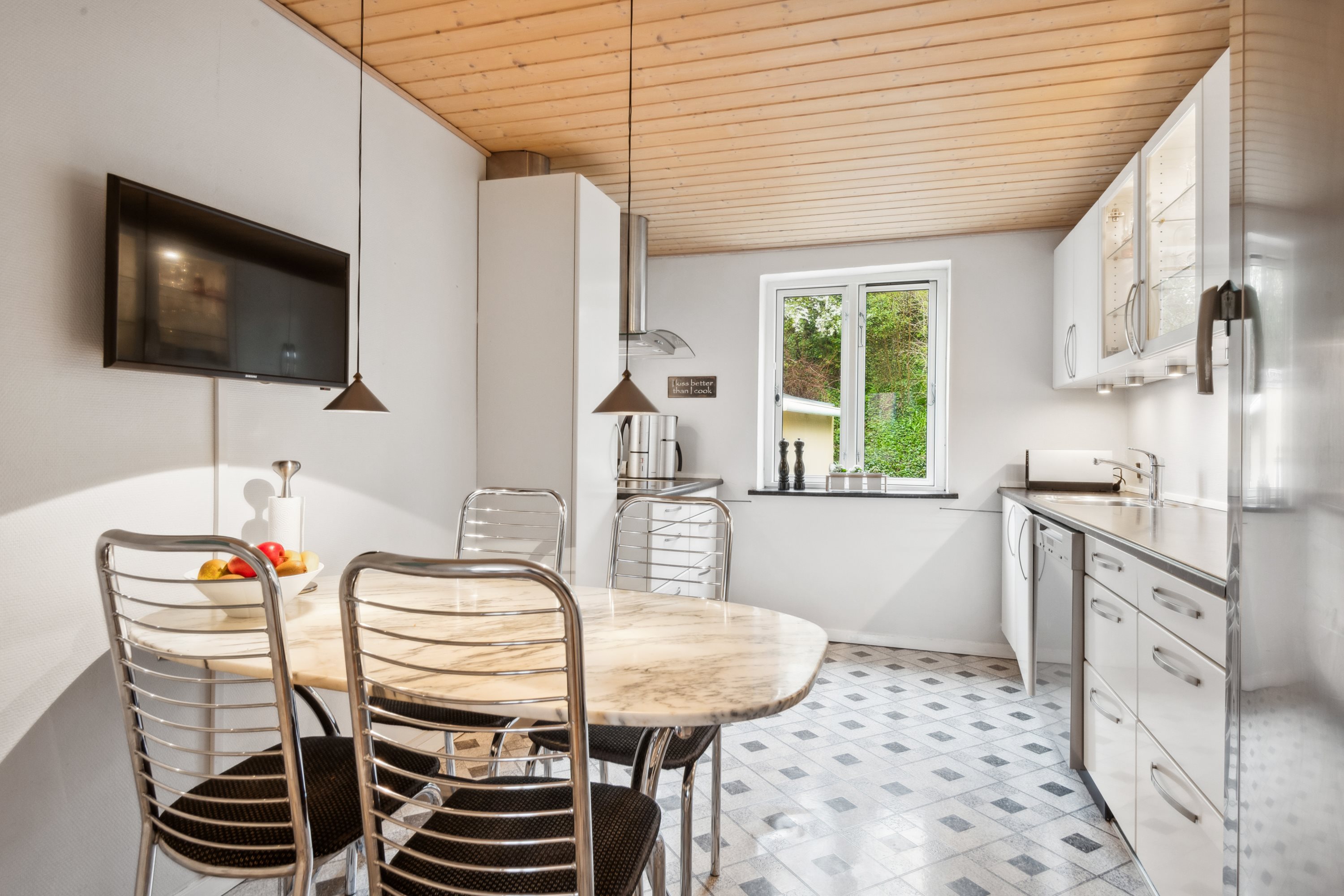 Fremhævet køkken billede i fuldskærmstilstand. Billede af Th. Sauers Vej 21, 9000 Aalborg