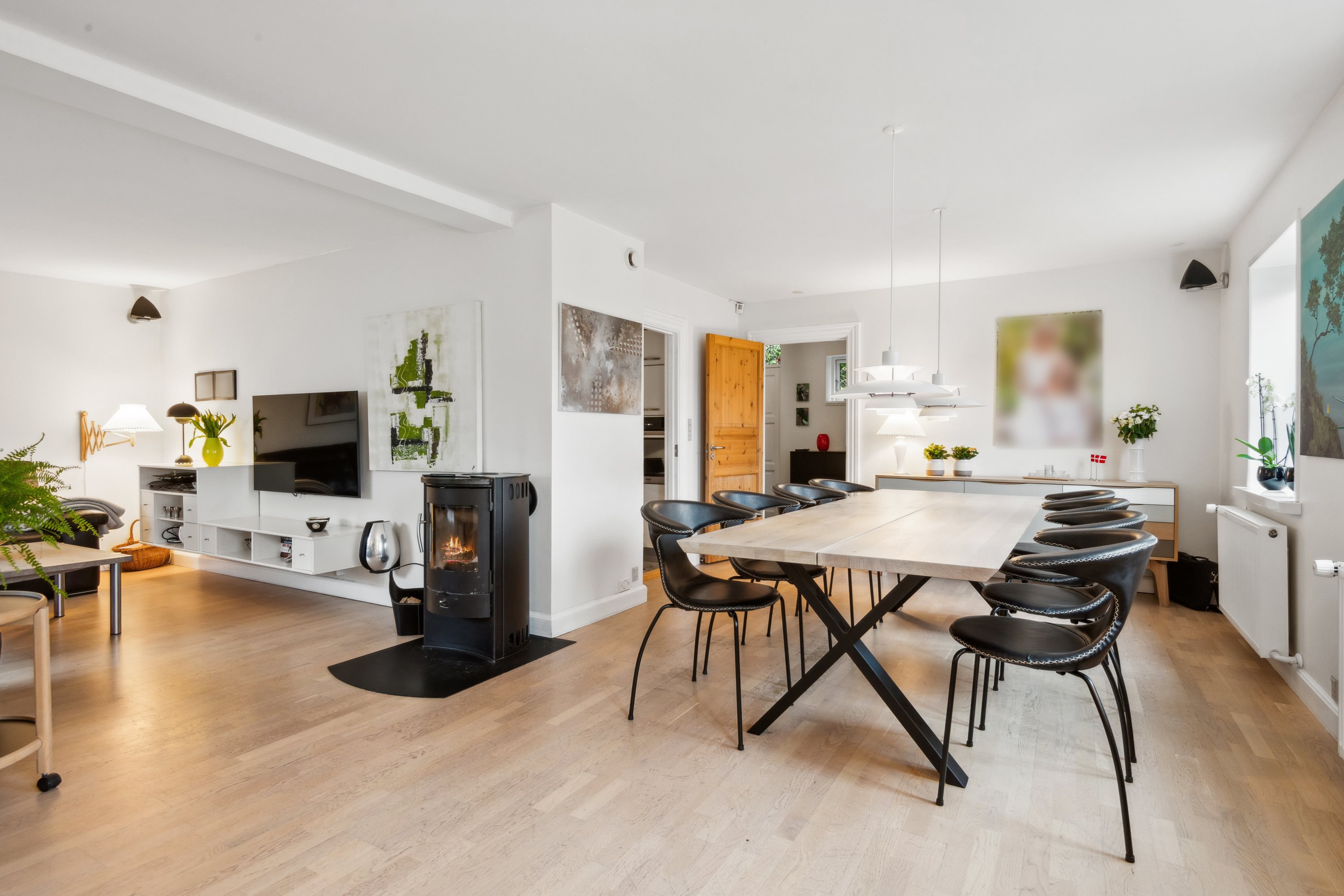 Fremhævet stue billede i fuldskærmstilstand. Billede af Th. Sauers Vej 21, 9000 Aalborg