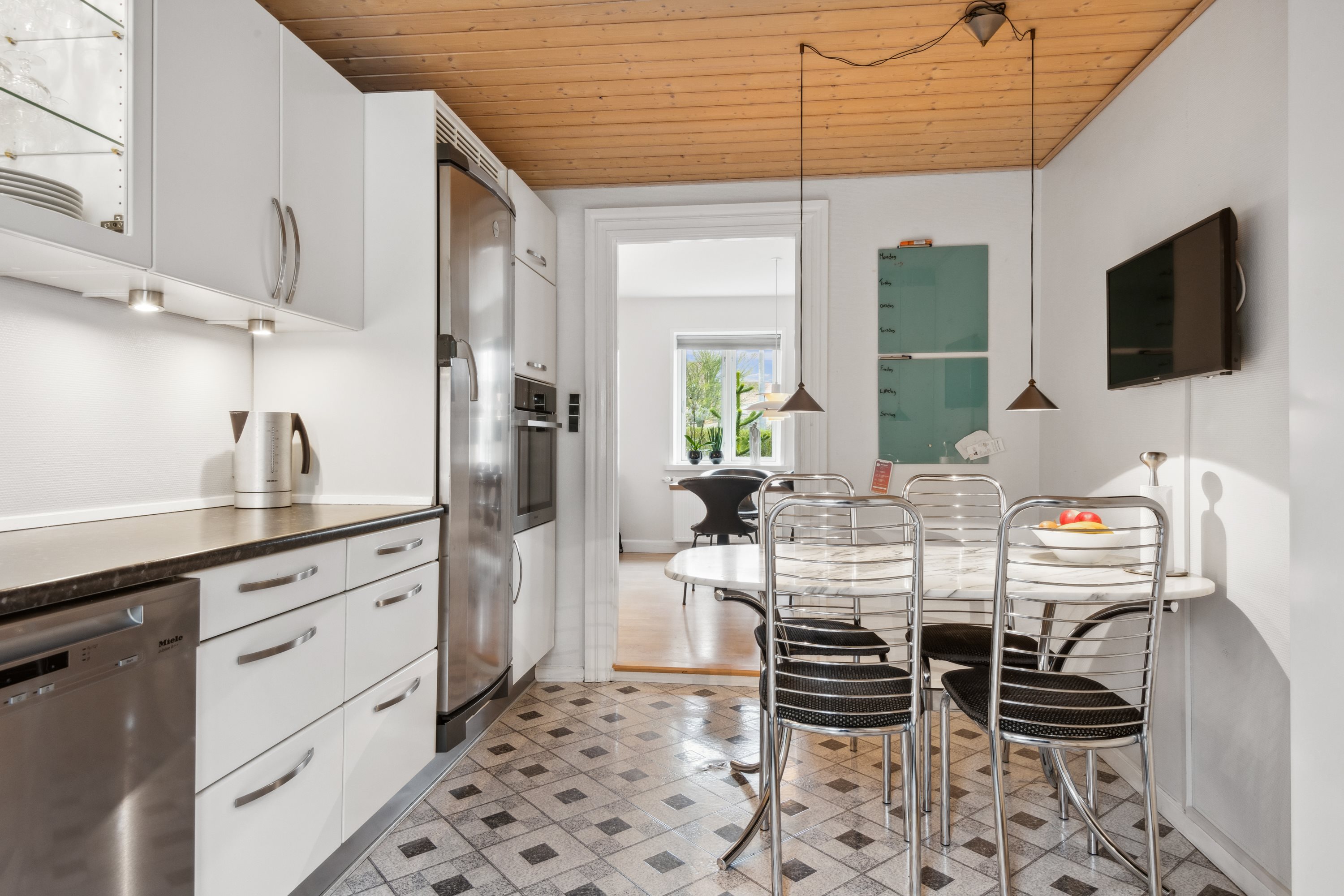 Fremhævet køkken billede i fuldskærmstilstand. Billede af Th. Sauers Vej 21, 9000 Aalborg