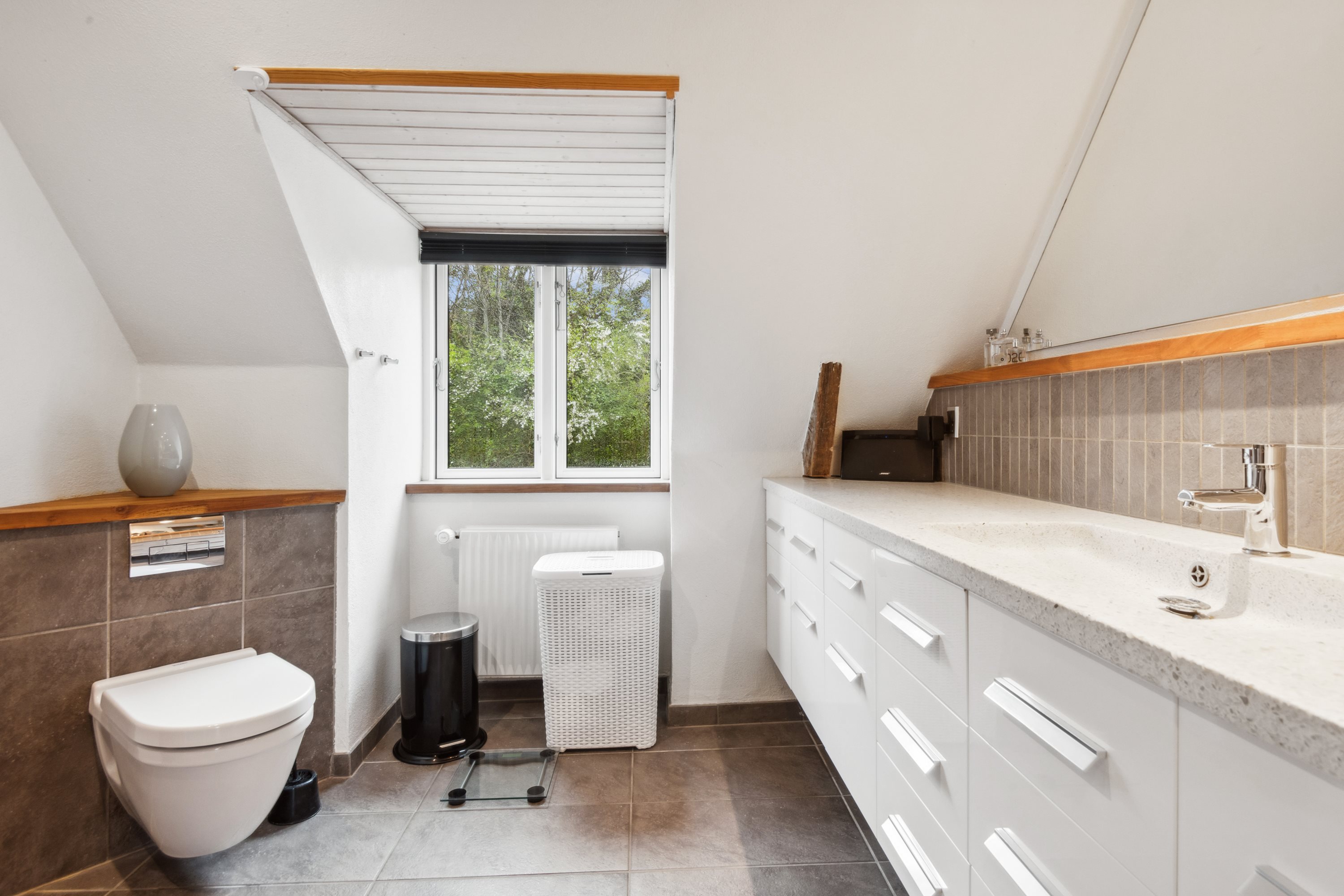 Fremhævet badeværelse billede i fuldskærmstilstand. Billede af Th. Sauers Vej 21, 9000 Aalborg