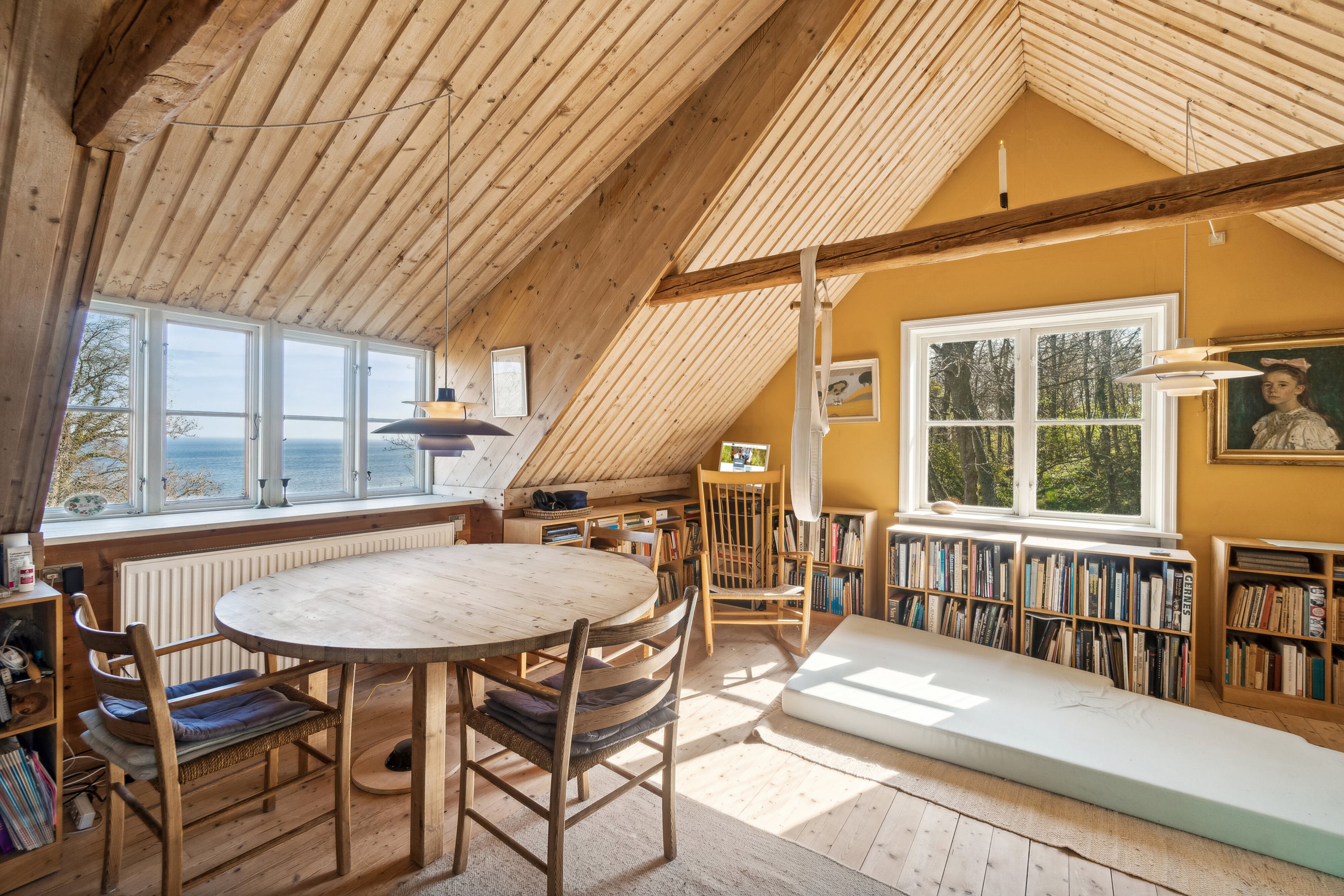 Fremhævet spisestue billede i fuldskærmstilstand. Billede af Randkløvevej 28, Saltuna, 3751 Østermarie