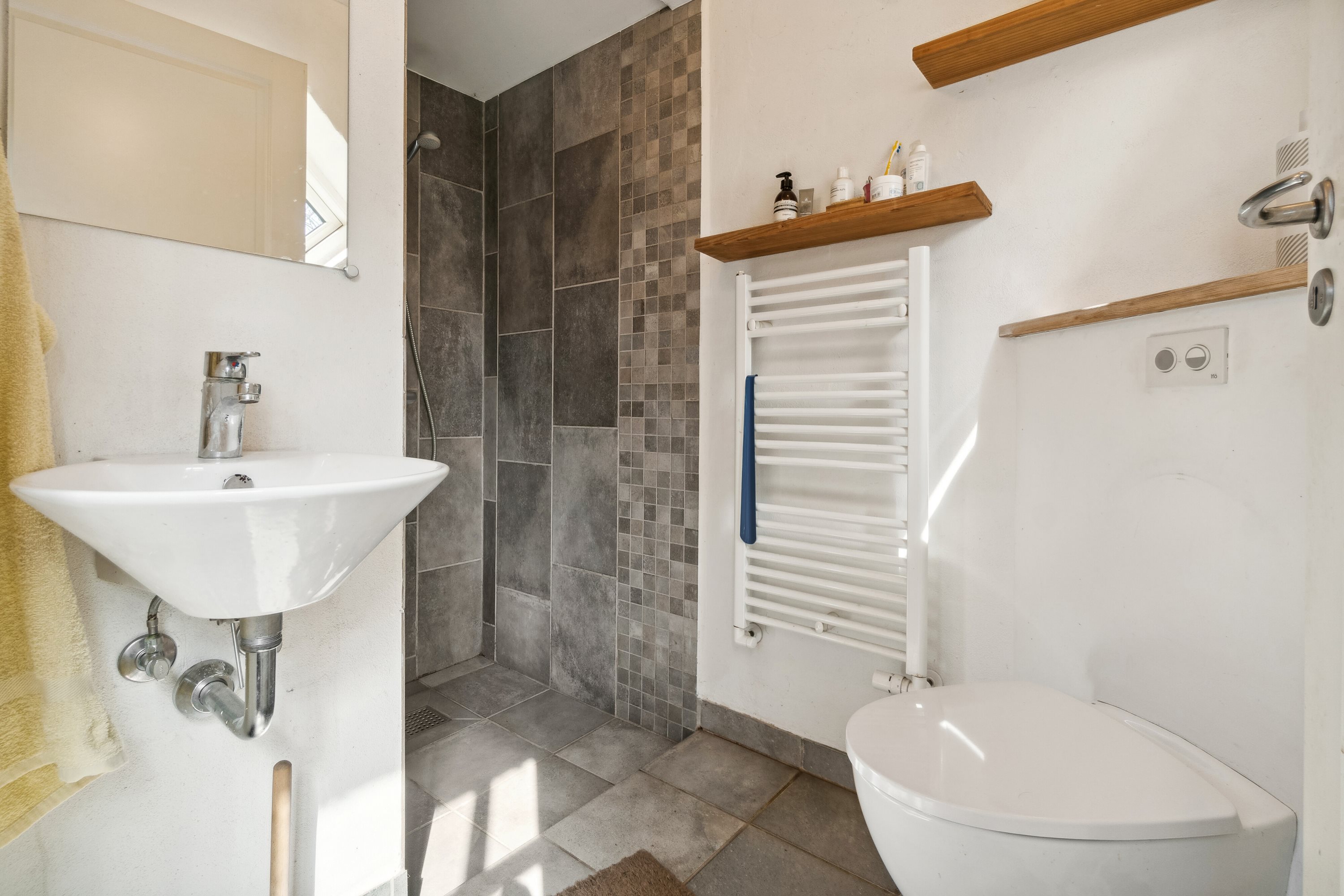 Fremhævet indendørs billede i fuldskærmstilstand. Billede af Randkløvevej 28, Saltuna, 3751 Østermarie