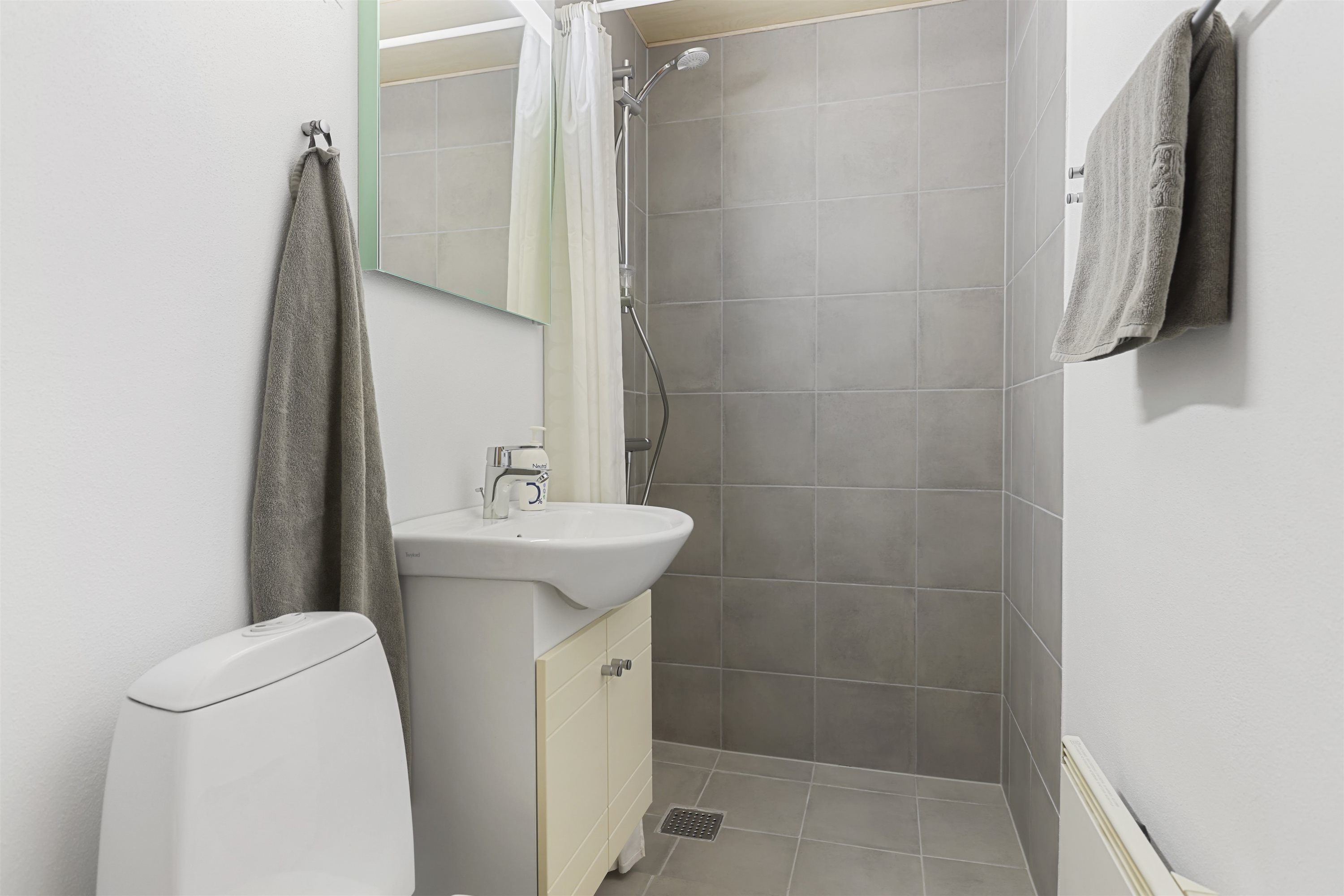 Fremhævet badeværelse billede i fuldskærmstilstand. Billede af Møllevej 13, Lyngså, 9300 Sæby