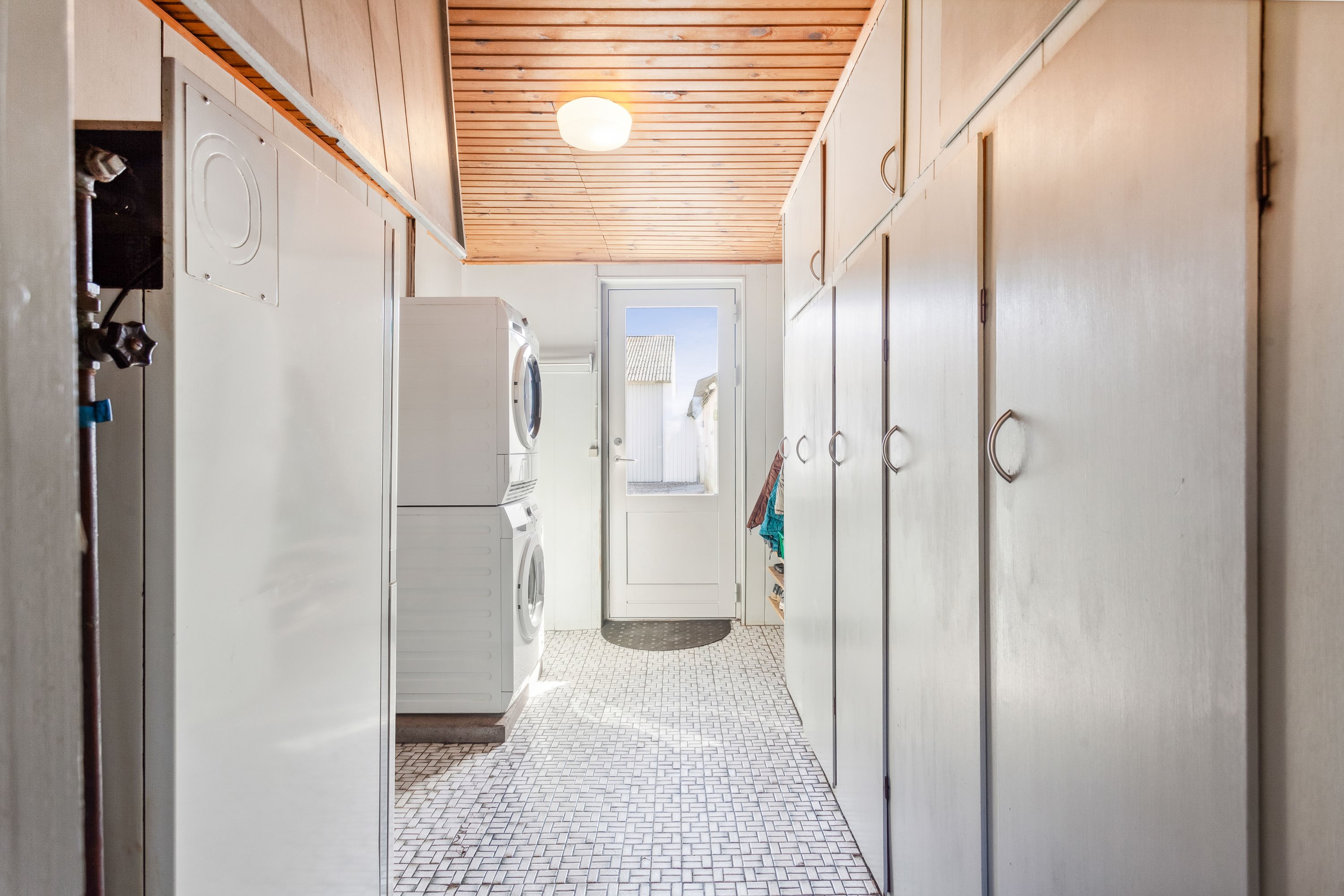 Fremhævet gang billede i fuldskærmstilstand. Billede af Øksenhøjvej 19, Lime, 8544 Mørke