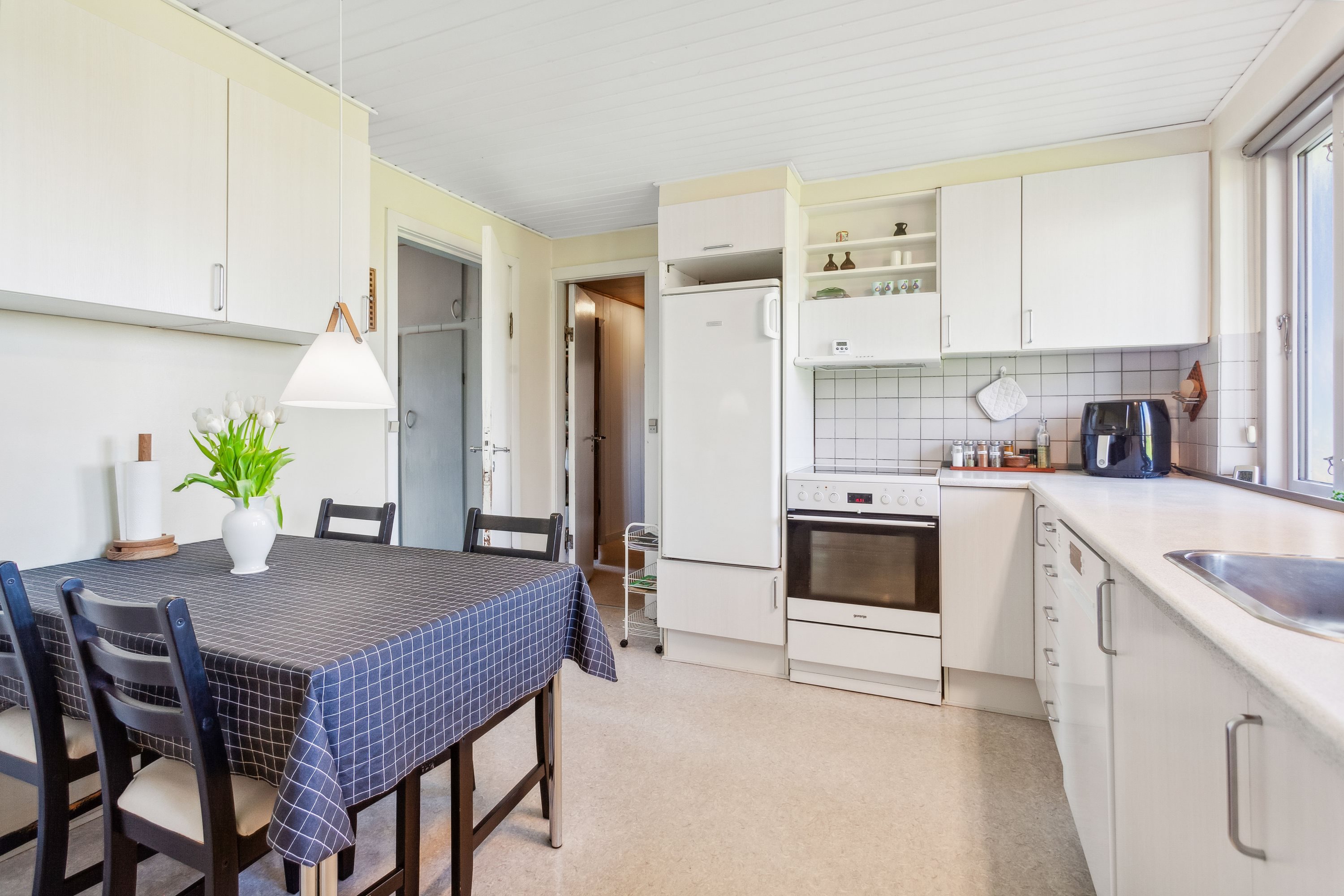 Fremhævet køkken billede i fuldskærmstilstand. Billede af Øksenhøjvej 19, Lime, 8544 Mørke