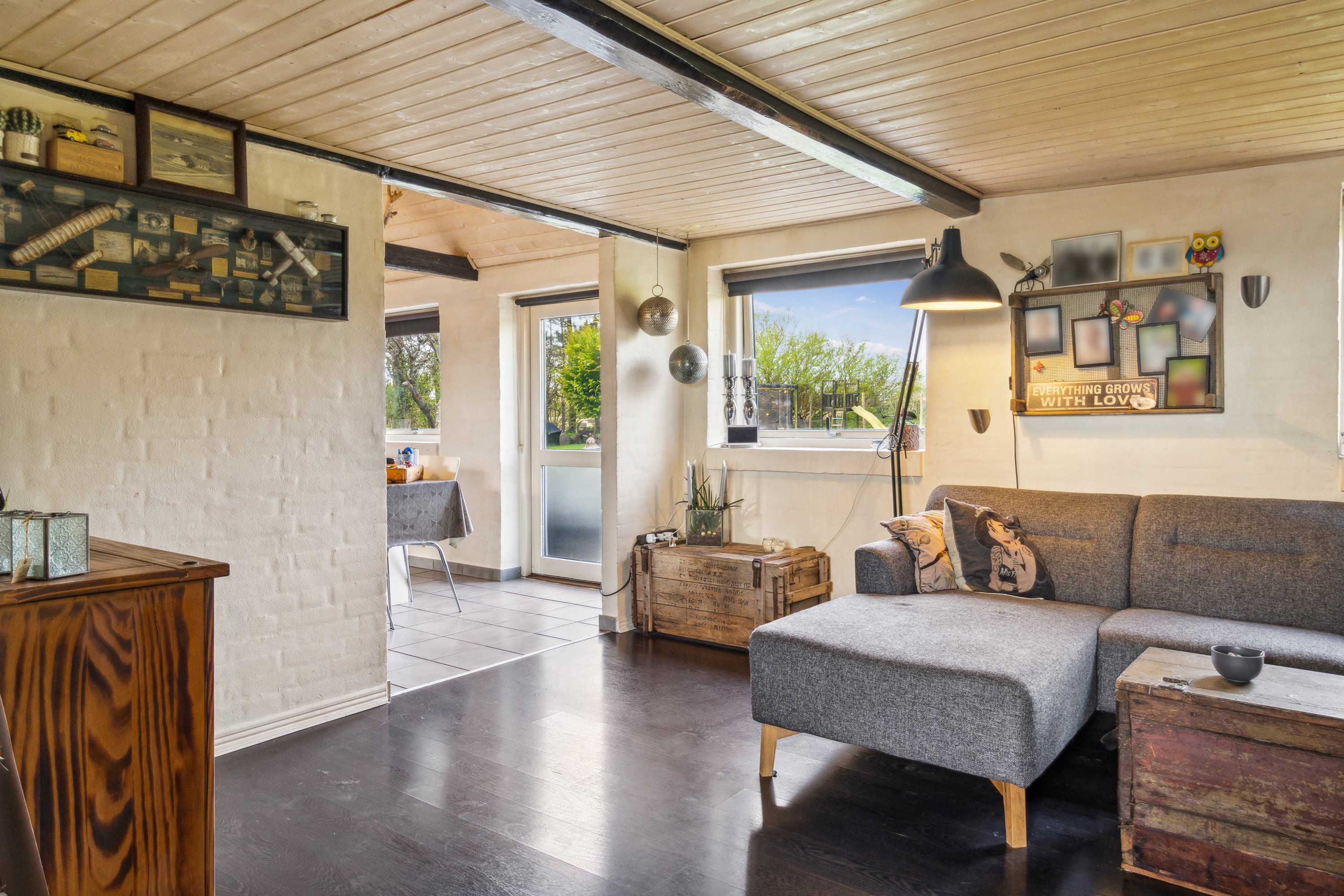 Fremhævet stue billede i fuldskærmstilstand. Billede af Plougstrupvej 36, Jernvedlund, 6771 Gredstedbro