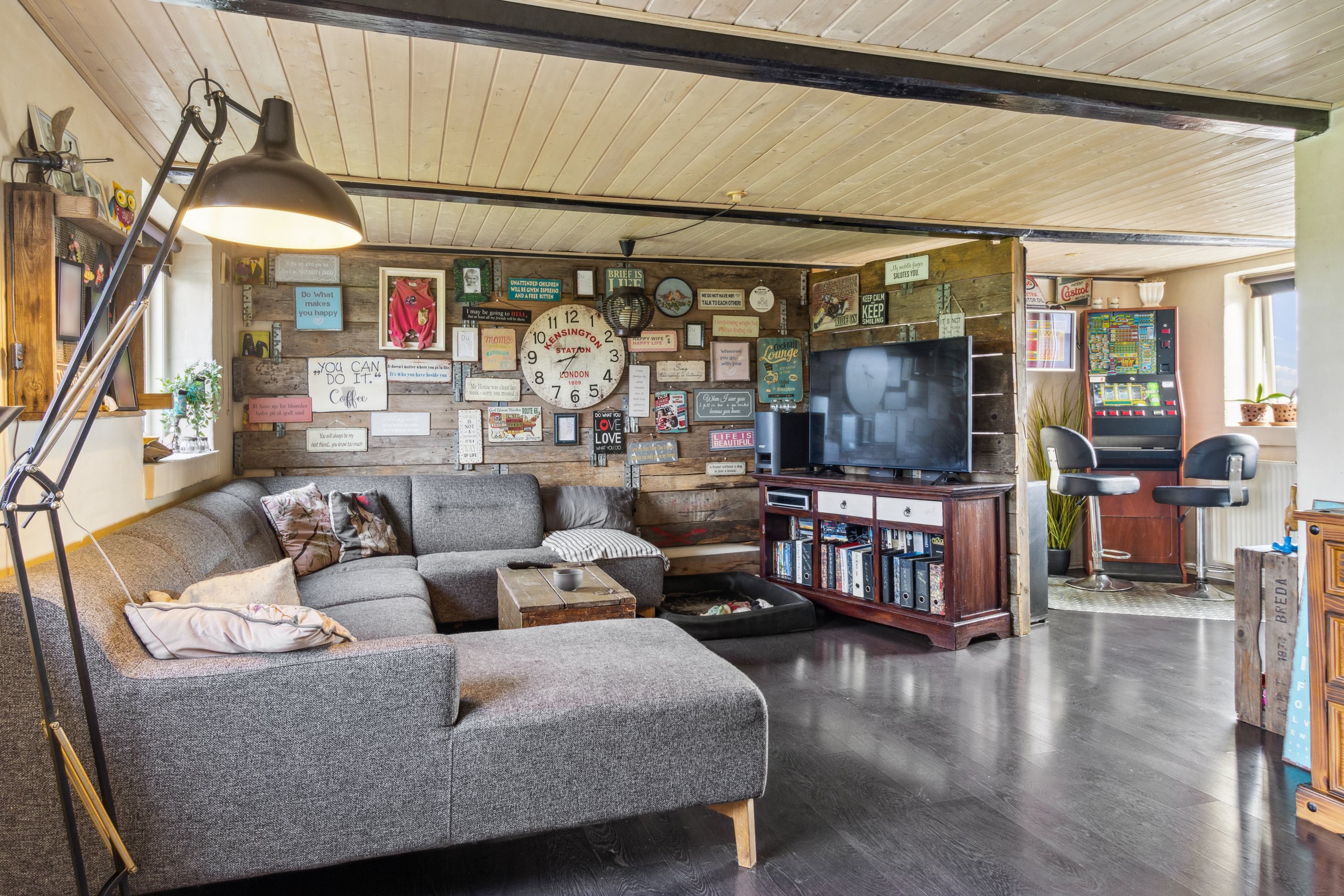 Fremhævet stue billede i fuldskærmstilstand. Billede af Plougstrupvej 36, Jernvedlund, 6771 Gredstedbro