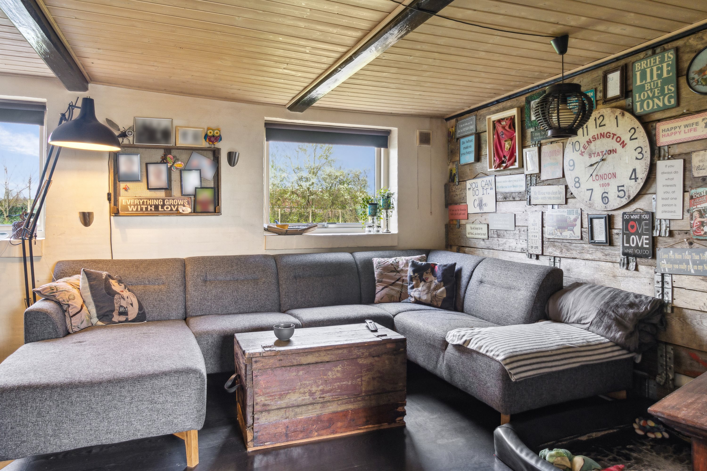 Fremhævet stue billede i fuldskærmstilstand. Billede af Plougstrupvej 36, Jernvedlund, 6771 Gredstedbro