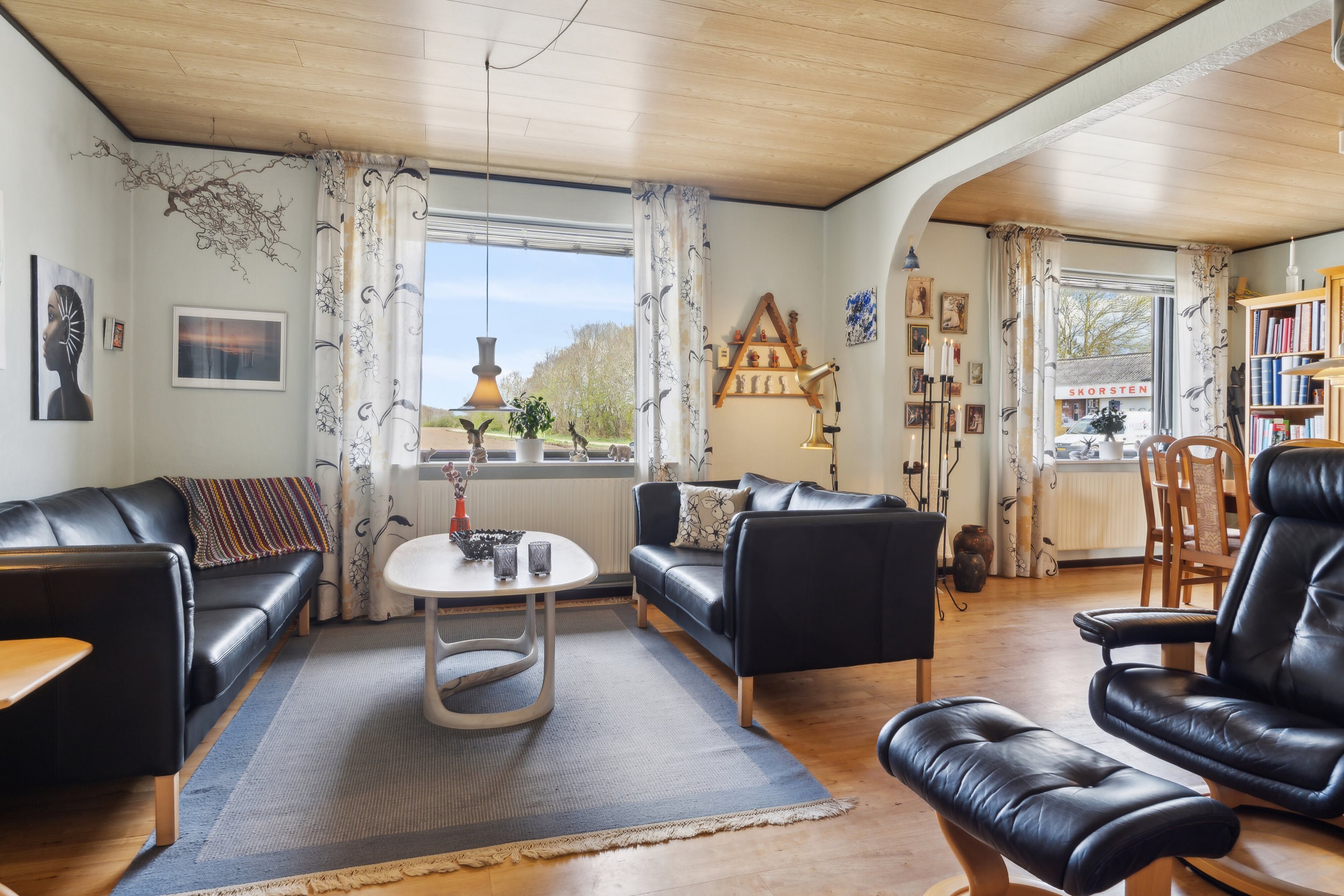 Fremhævet stue billede i fuldskærmstilstand. Billede af Bangsvej 2, 7430 Ikast