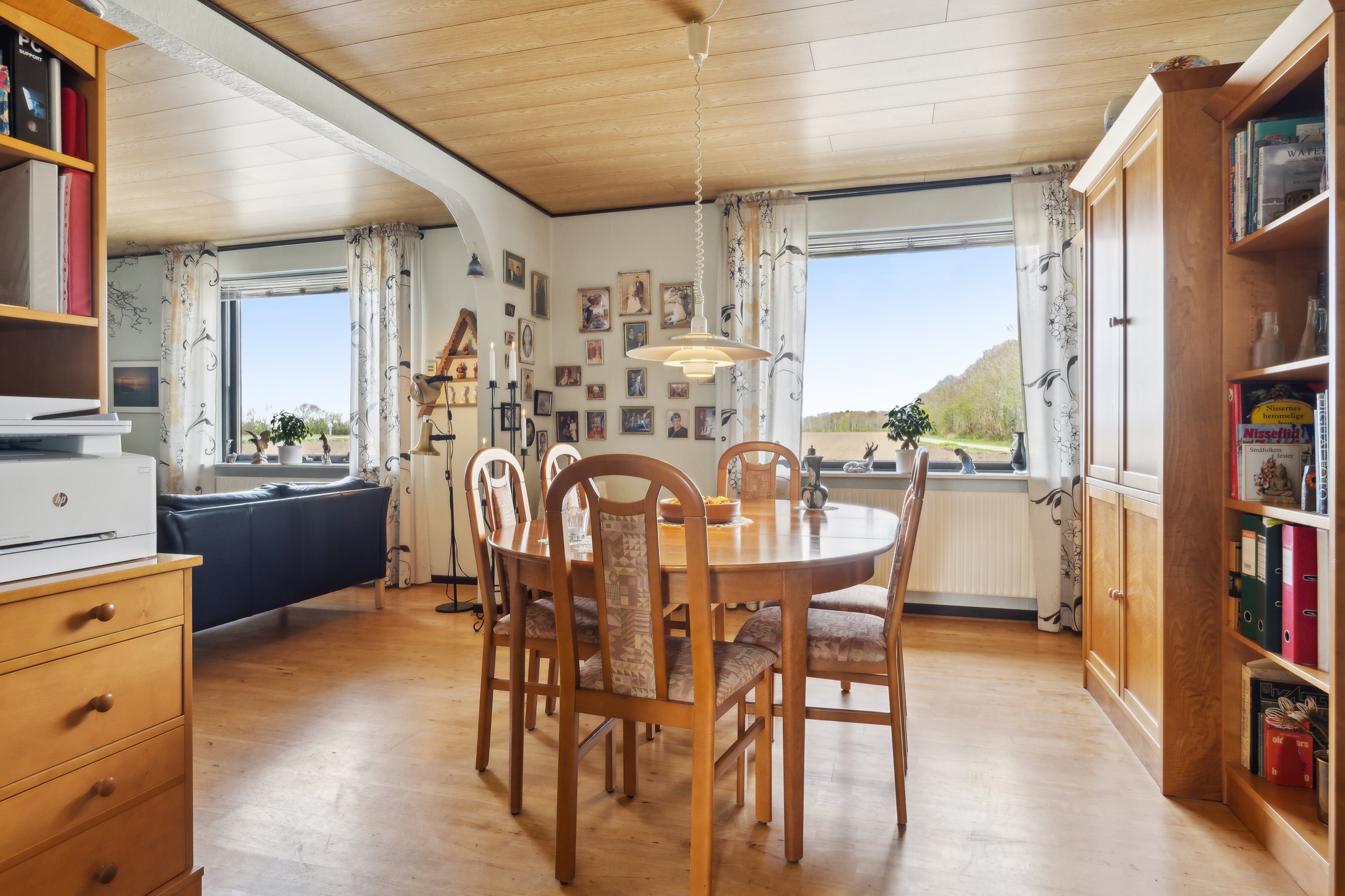 Fremhævet spisestue billede i fuldskærmstilstand. Billede af Bangsvej 2, 7430 Ikast