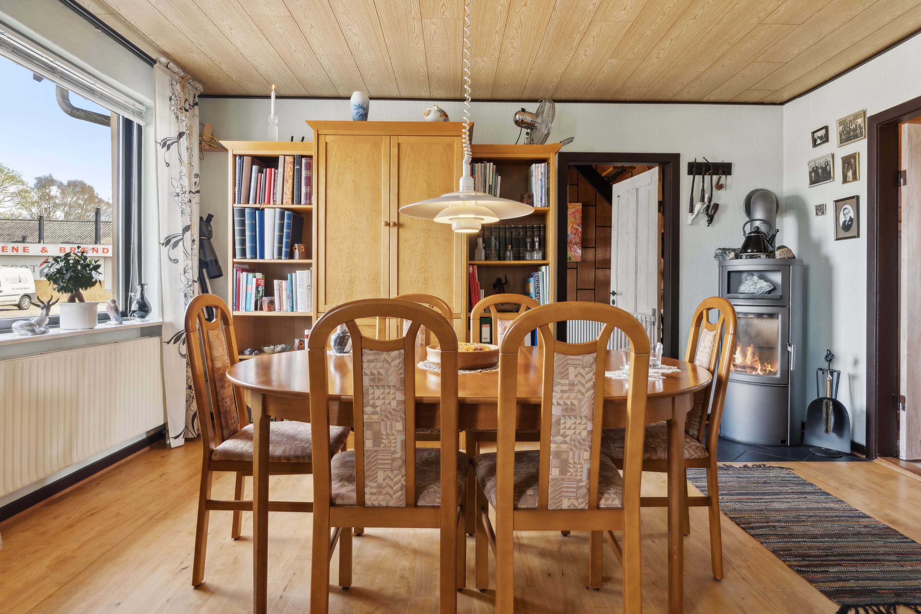 Fremhævet spisestue billede i fuldskærmstilstand. Billede af Bangsvej 2, 7430 Ikast