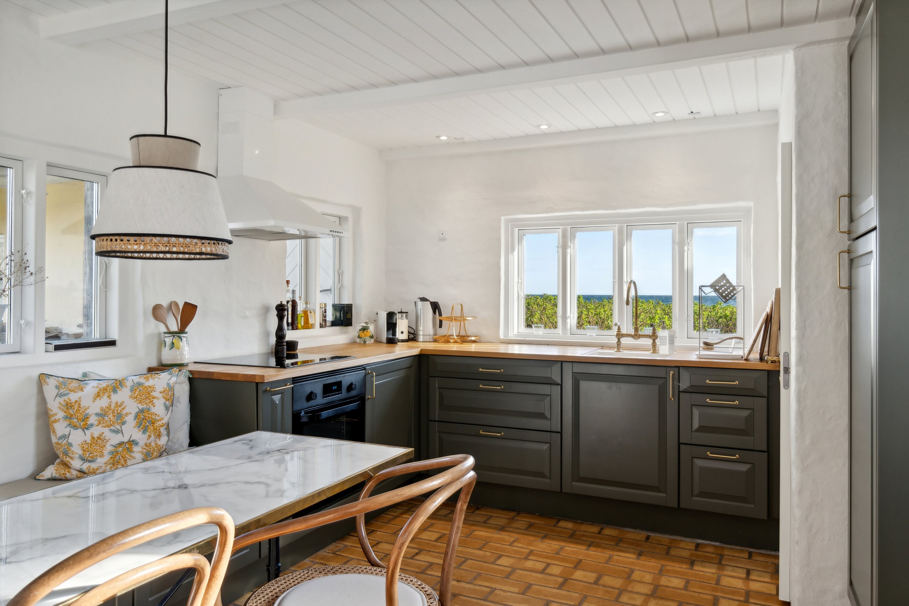 Fremhævet køkken billede i fuldskærmstilstand. Billede af Klint Strandvej 19, Klint, 4500 Nykøbing Sj