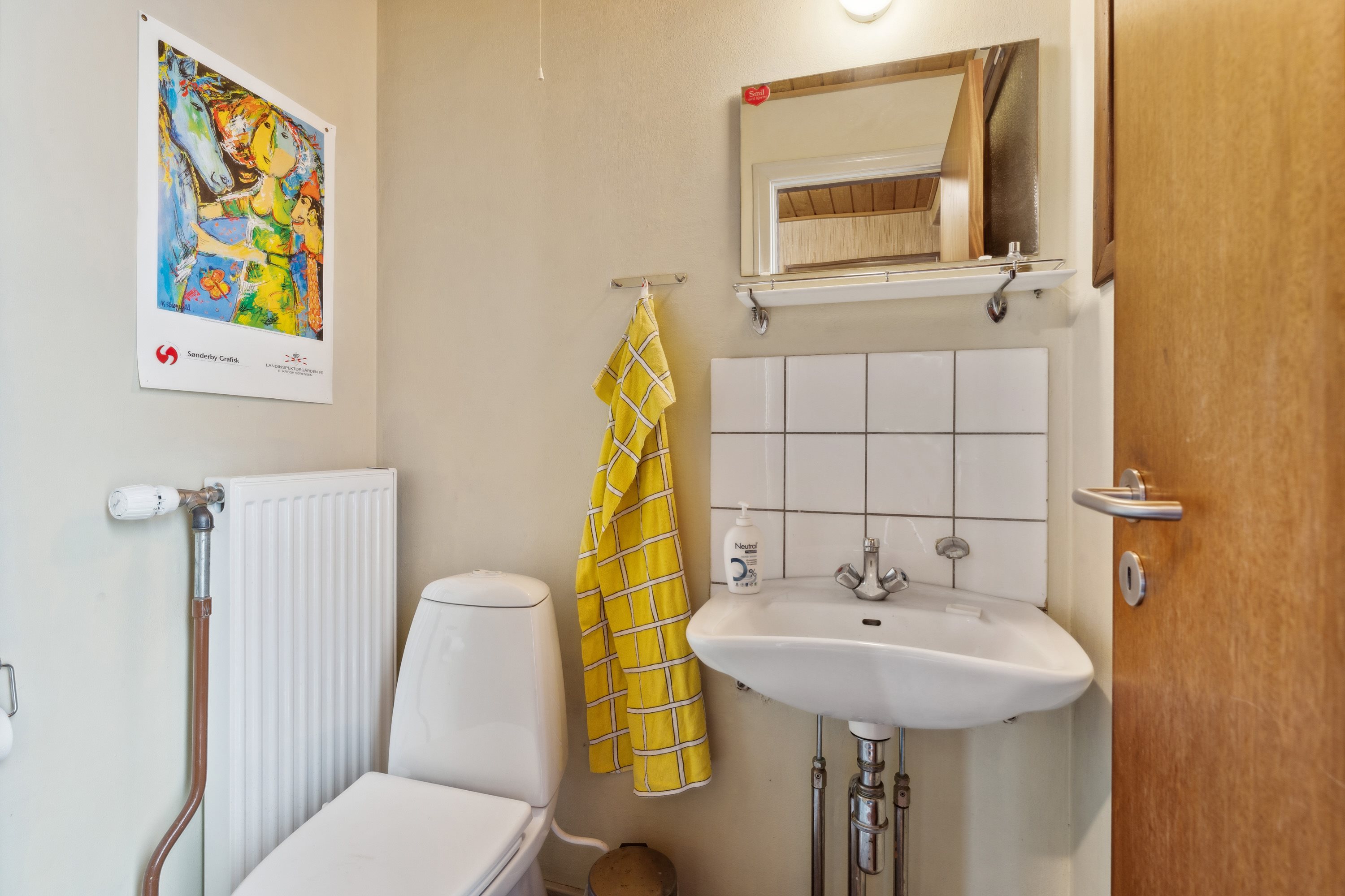 Fremhævet badeværelse billede i fuldskærmstilstand. Billede af Poul Due Jensens Vej 6, 8850 Bjerringbro