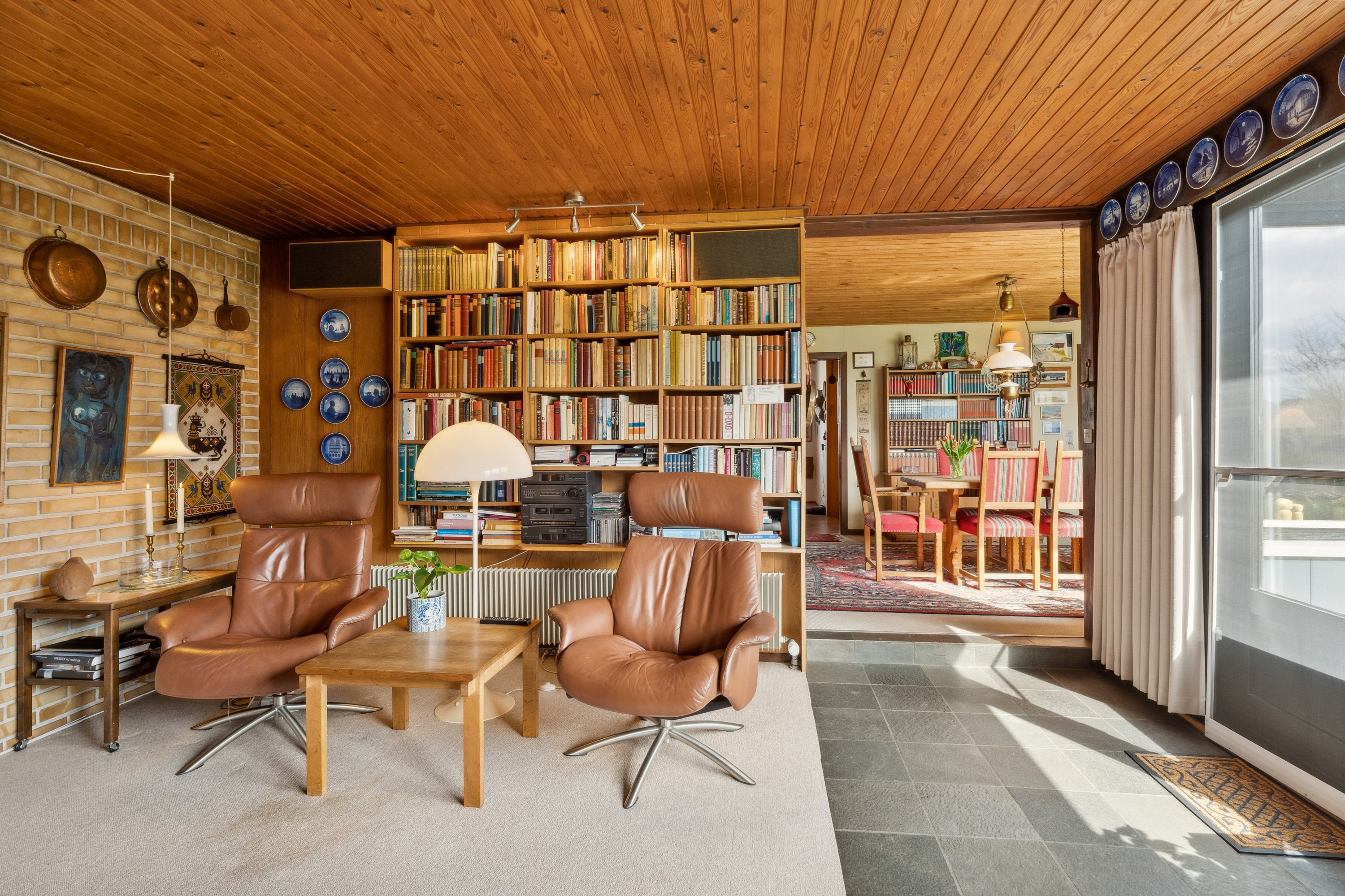 Fremhævet stue billede i fuldskærmstilstand. Billede af Poul Due Jensens Vej 6, 8850 Bjerringbro