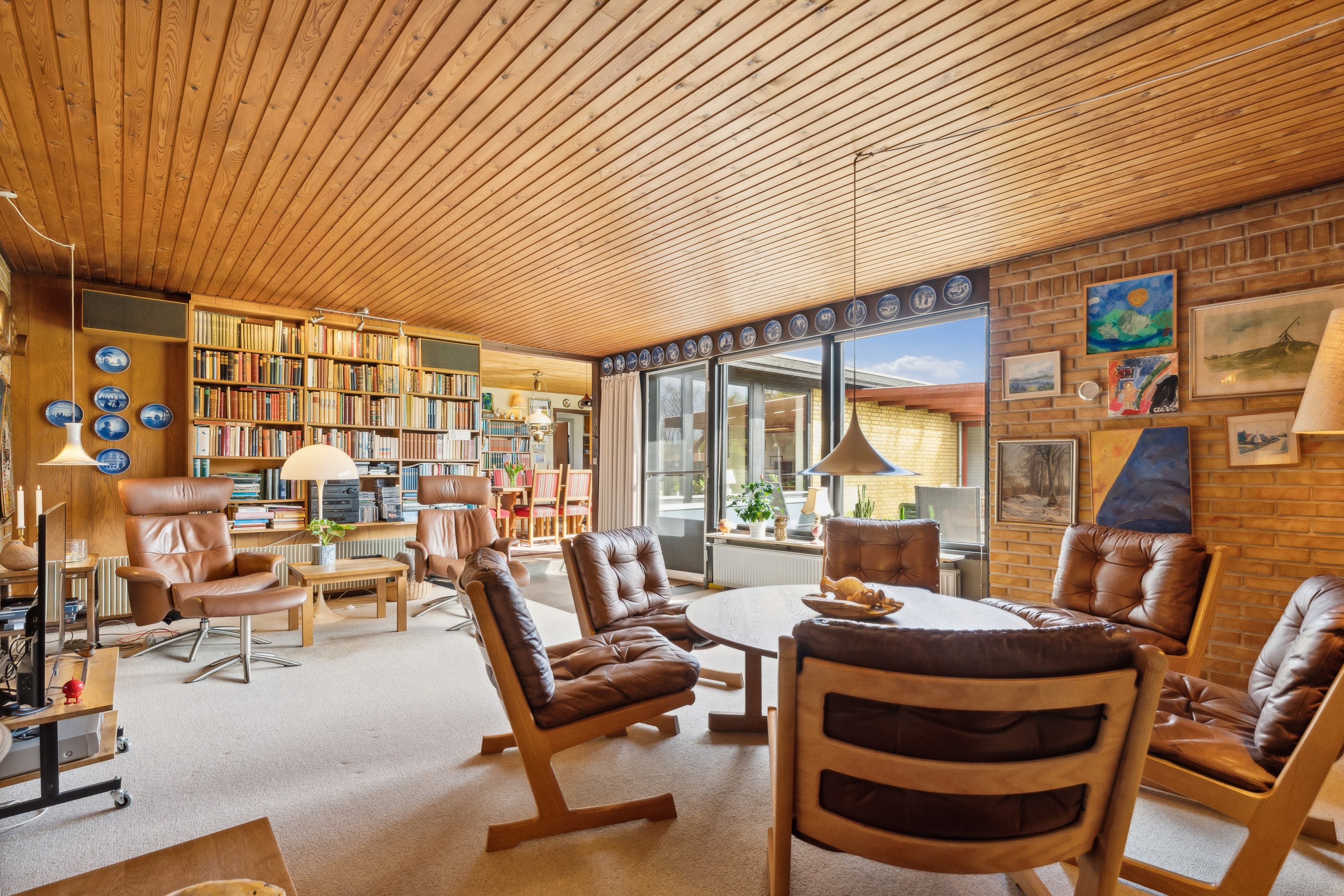 Fremhævet stue billede i fuldskærmstilstand. Billede af Poul Due Jensens Vej 6, 8850 Bjerringbro