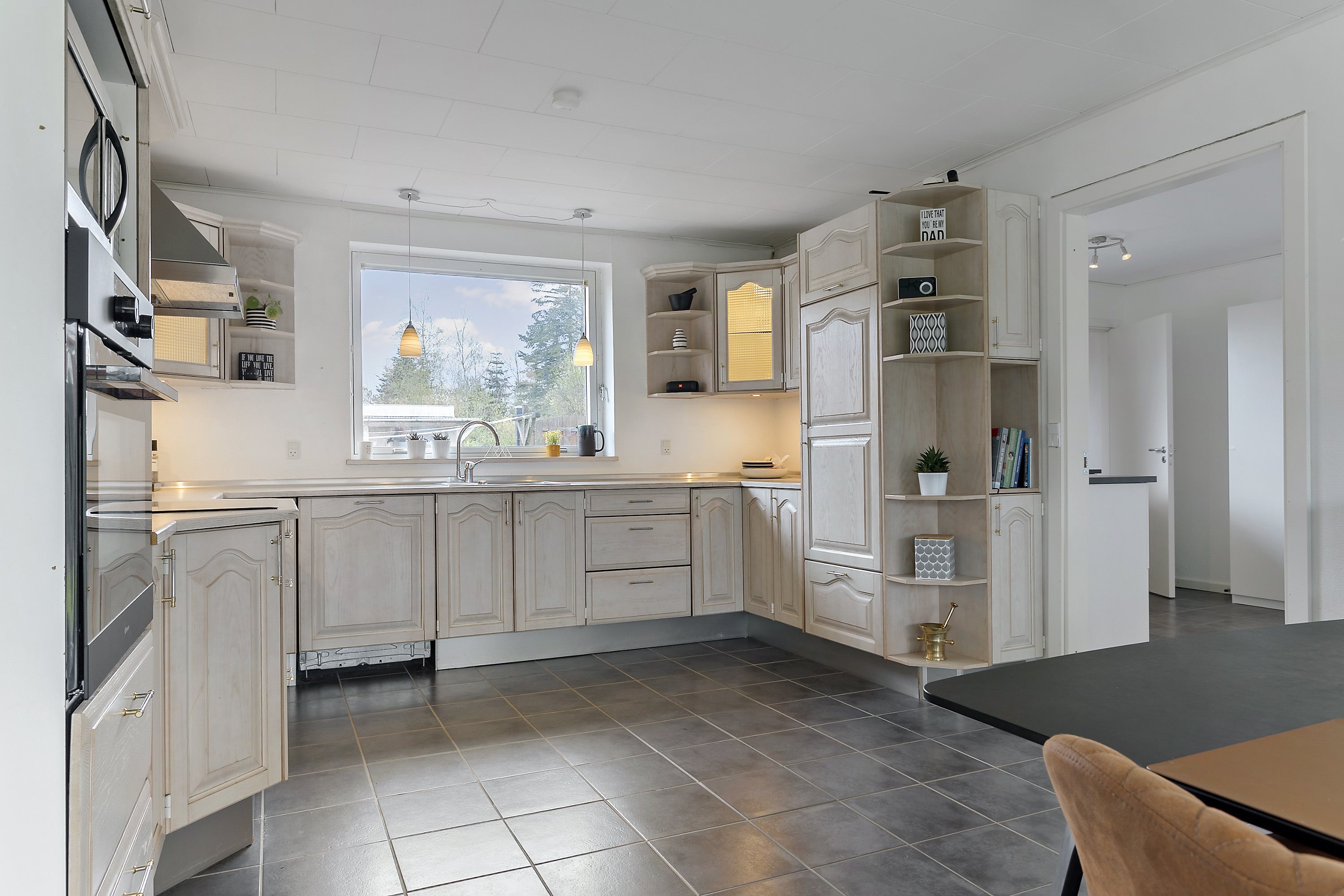 Fremhævet køkken billede i fuldskærmstilstand. Billede af Engtoften 2, Mølby, 6560 Sommersted