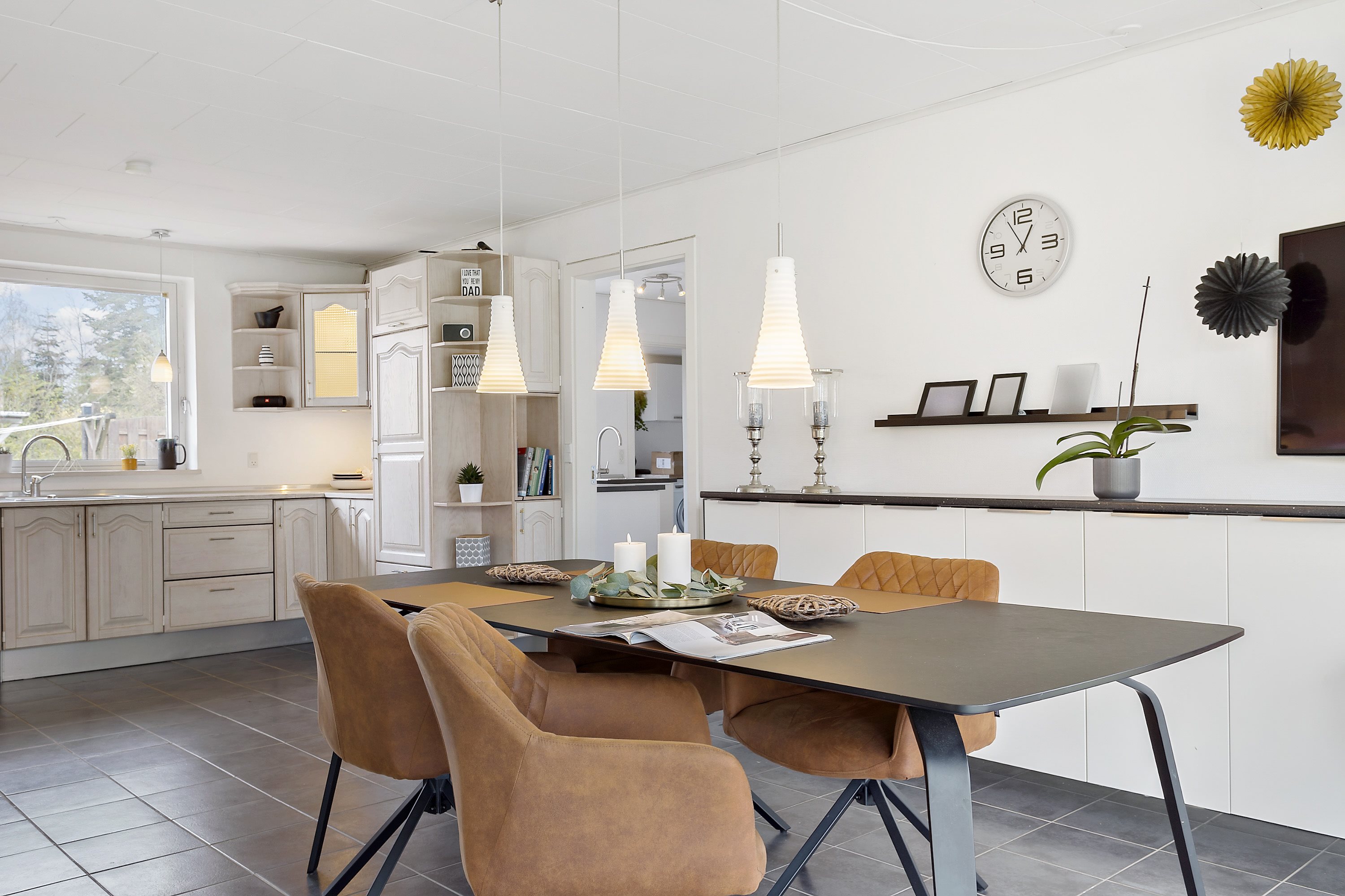 Fremhævet spisestue billede i fuldskærmstilstand. Billede af Engtoften 2, Mølby, 6560 Sommersted