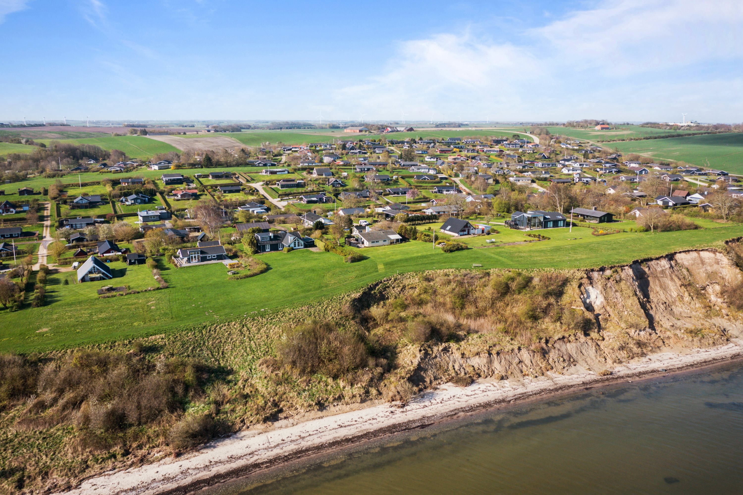 Fremhævet luftfoto billede i fuldskærmstilstand. Billede af Stranddalen 95, Eskov, 7870 Roslev