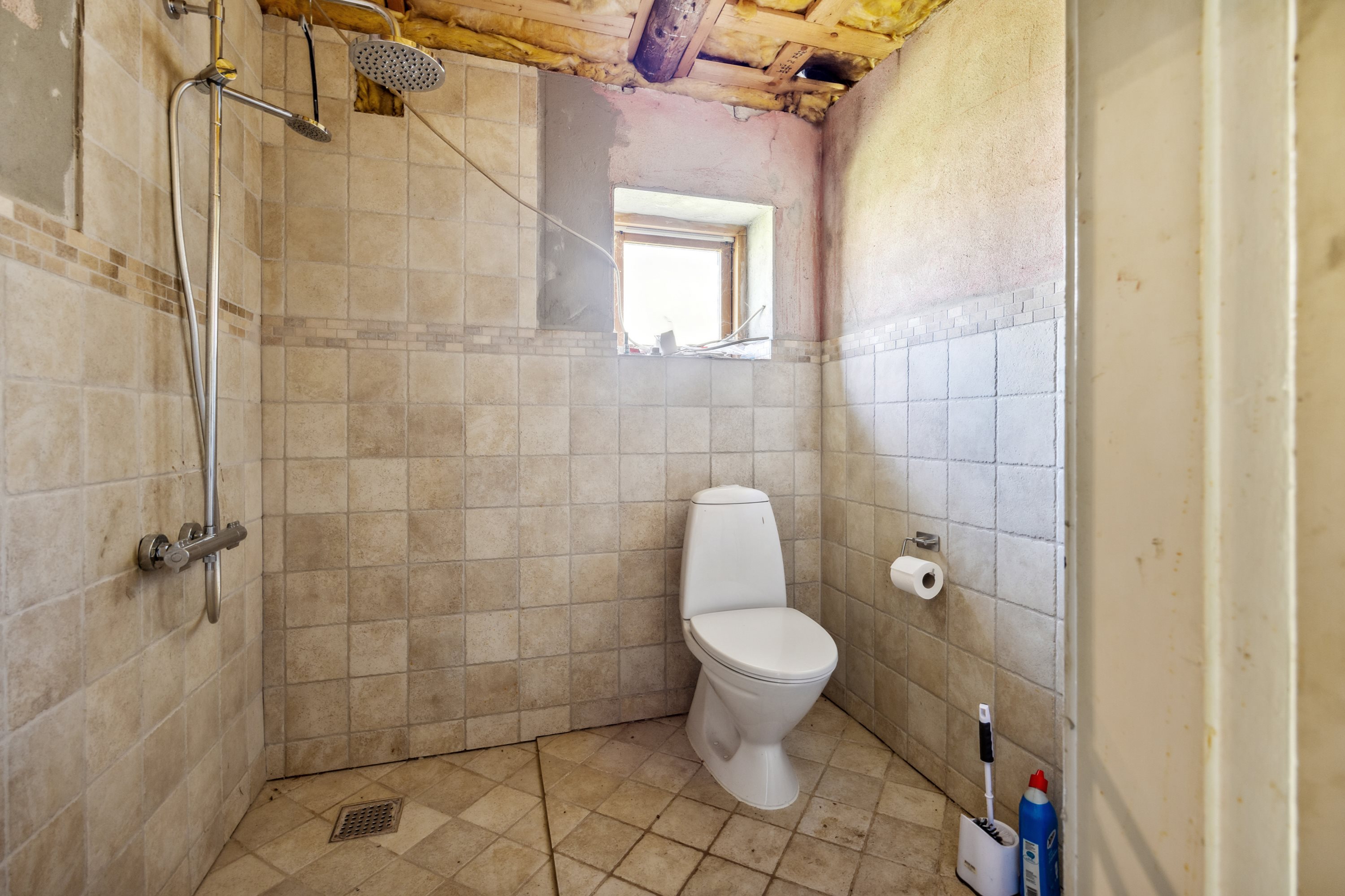 Fremhævet badeværelse billede i fuldskærmstilstand. Billede af Houvej 134, Ulsted, 9370 Hals