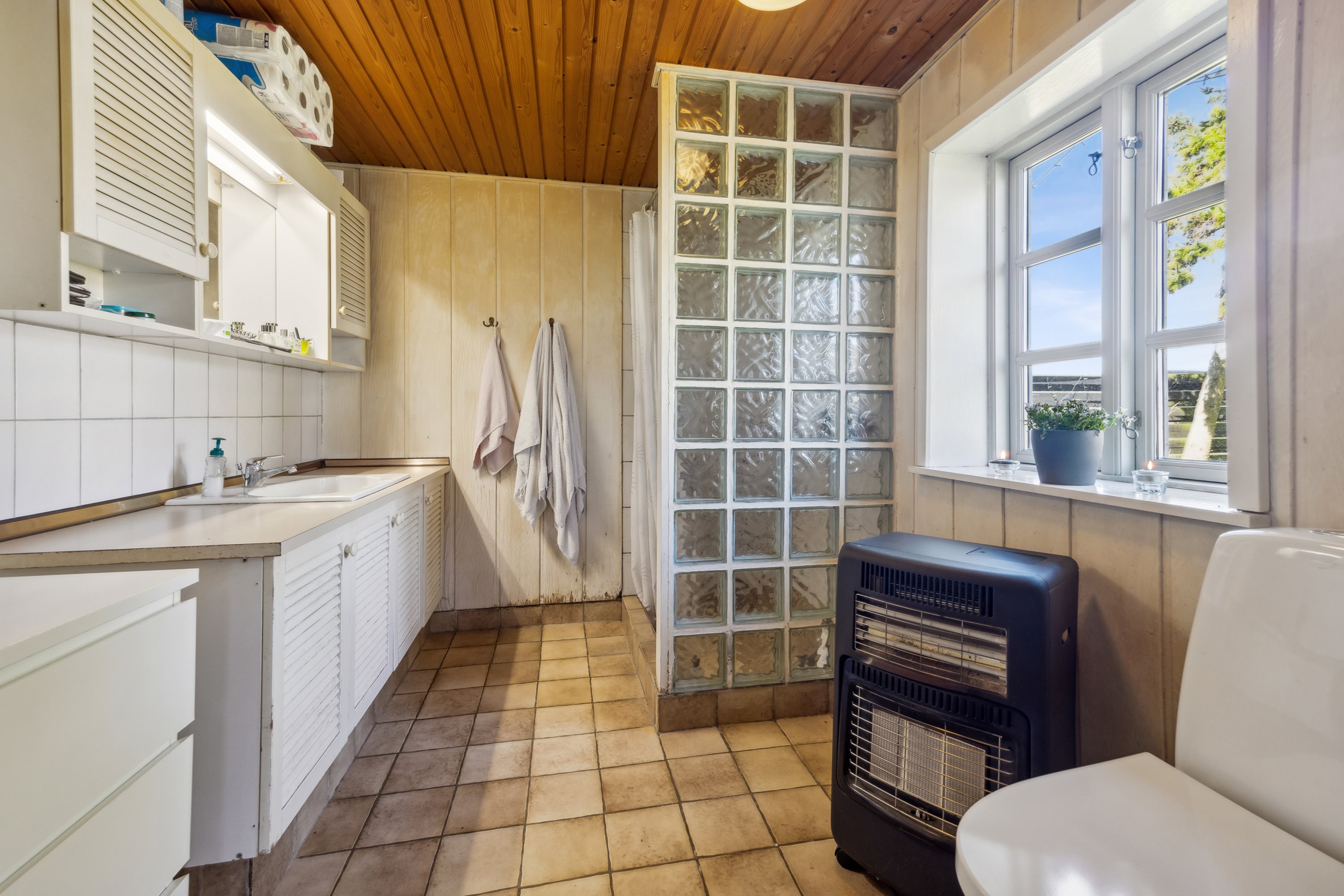 Fremhævet køkken billede i fuldskærmstilstand. Billede af Houvej 134, Ulsted, 9370 Hals