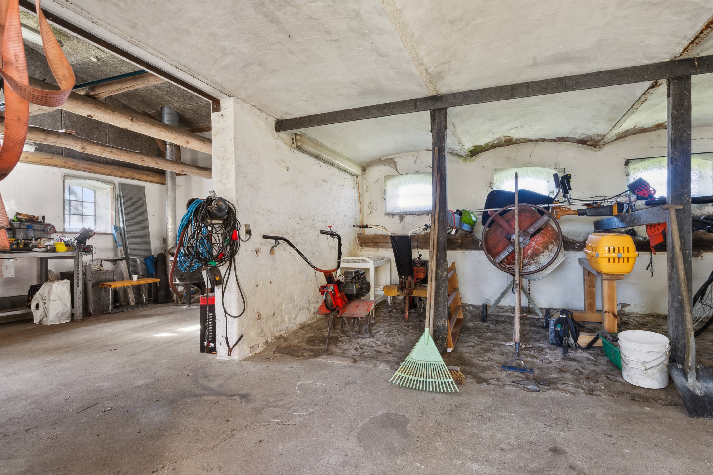 Fremhævet garage billede i fuldskærmstilstand. Billede af Houvej 134, Ulsted, 9370 Hals