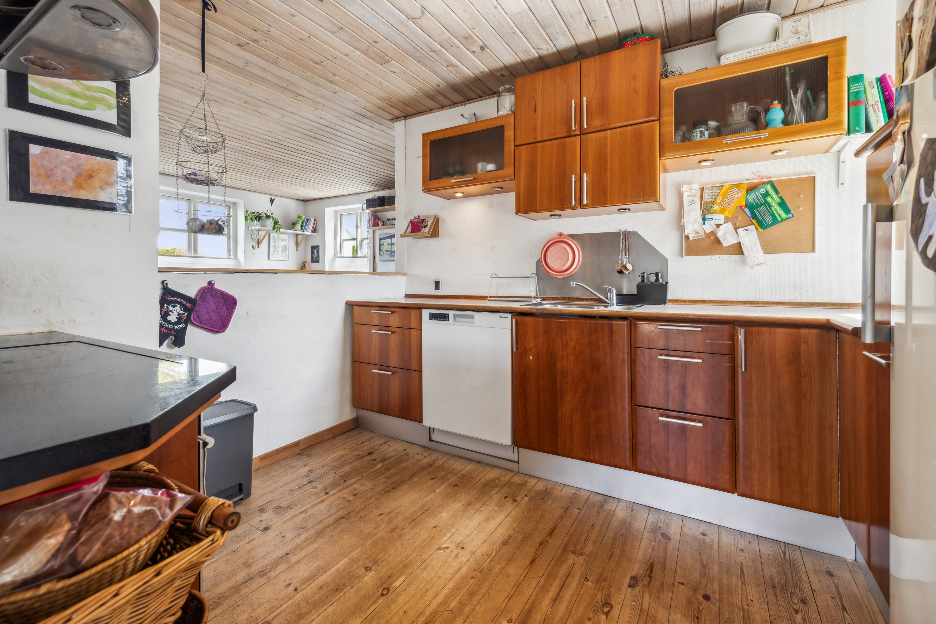 Fremhævet køkken billede i fuldskærmstilstand. Billede af Thistedvej 94, 9400 Nørresundby