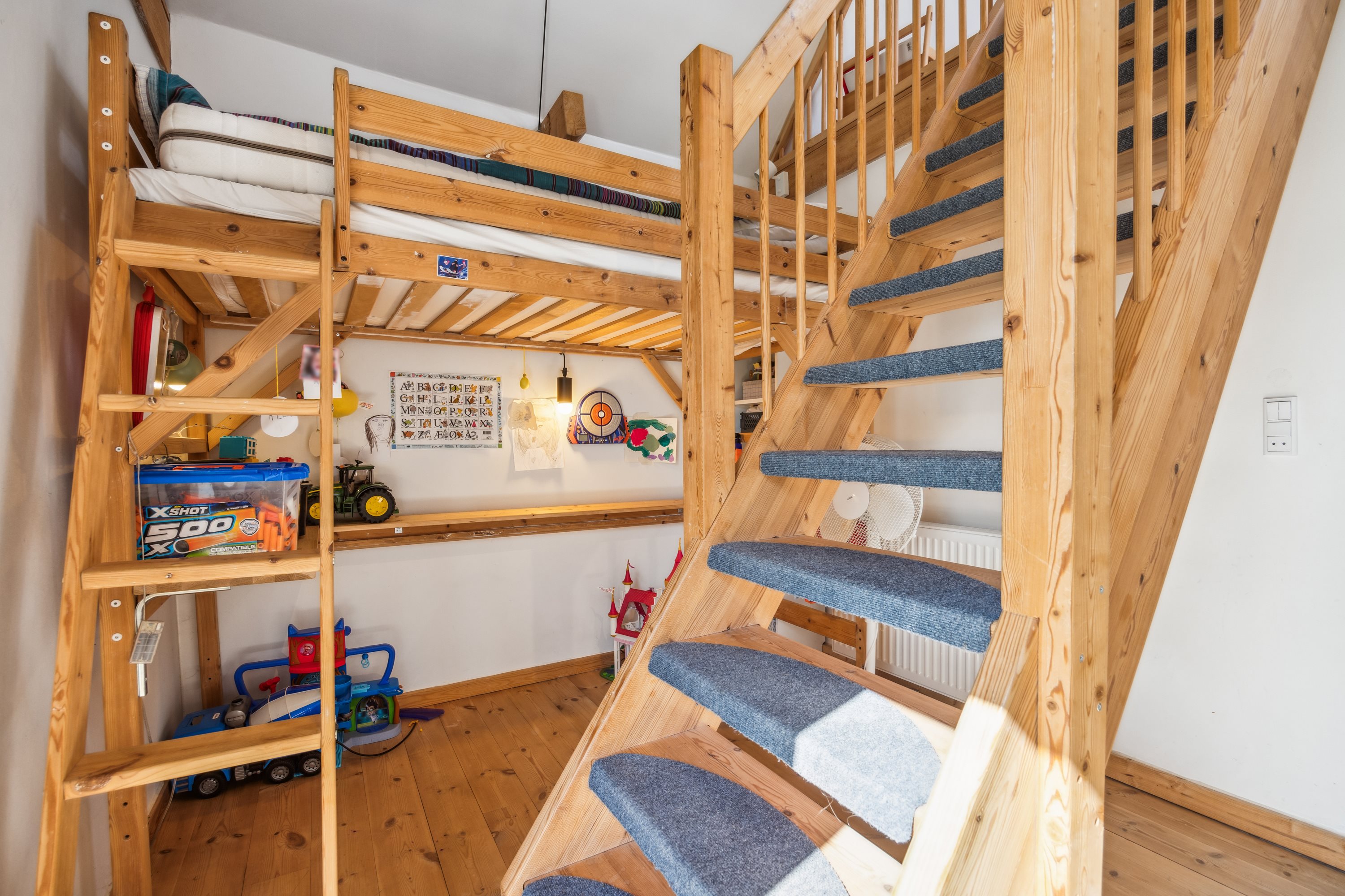 Fremhævet trappe billede i fuldskærmstilstand. Billede af Thistedvej 94, 9400 Nørresundby