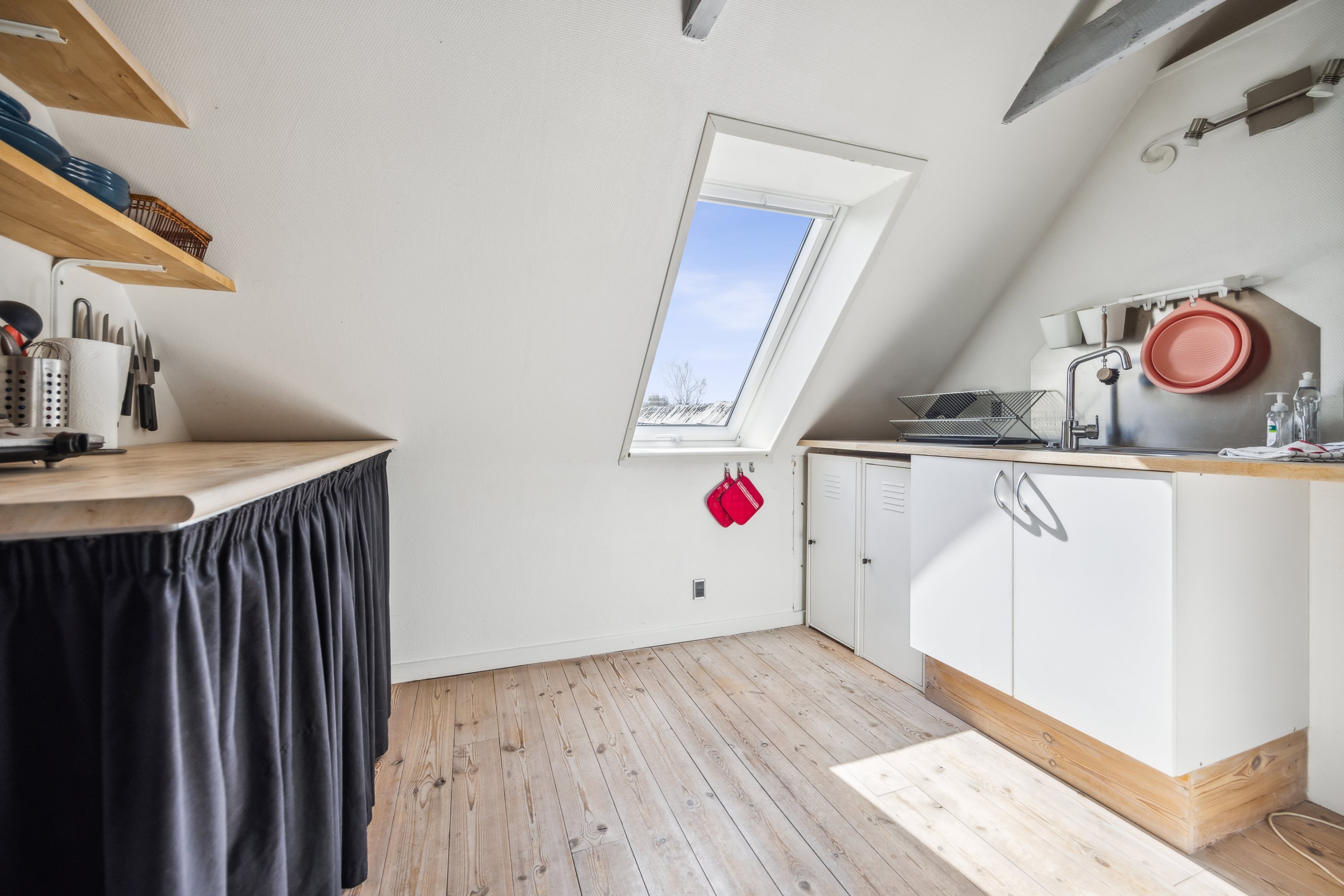 Fremhævet køkken billede i fuldskærmstilstand. Billede af Thistedvej 94, 9400 Nørresundby