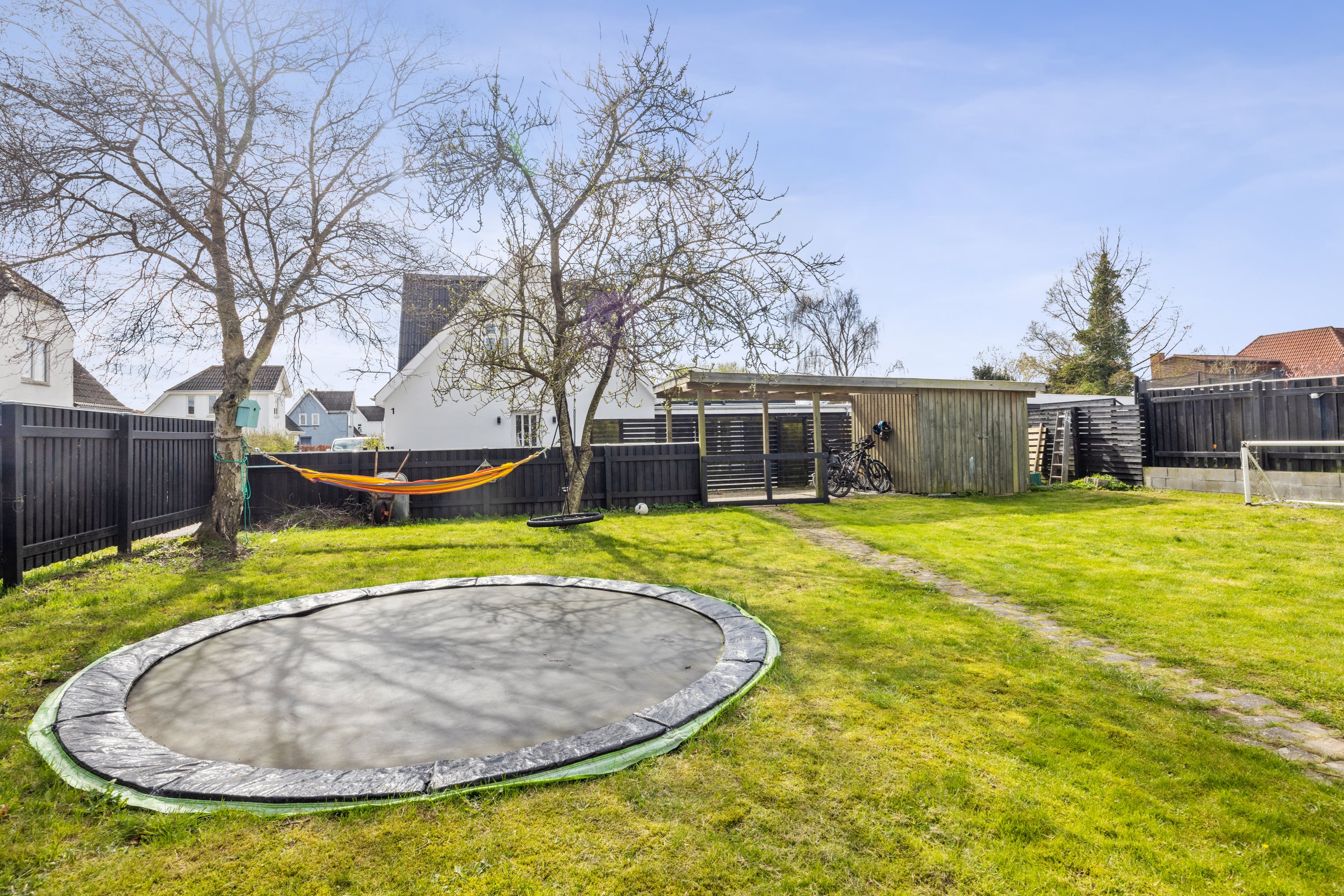 Fremhævet have billede i fuldskærmstilstand. Billede af Thistedvej 94, 9400 Nørresundby