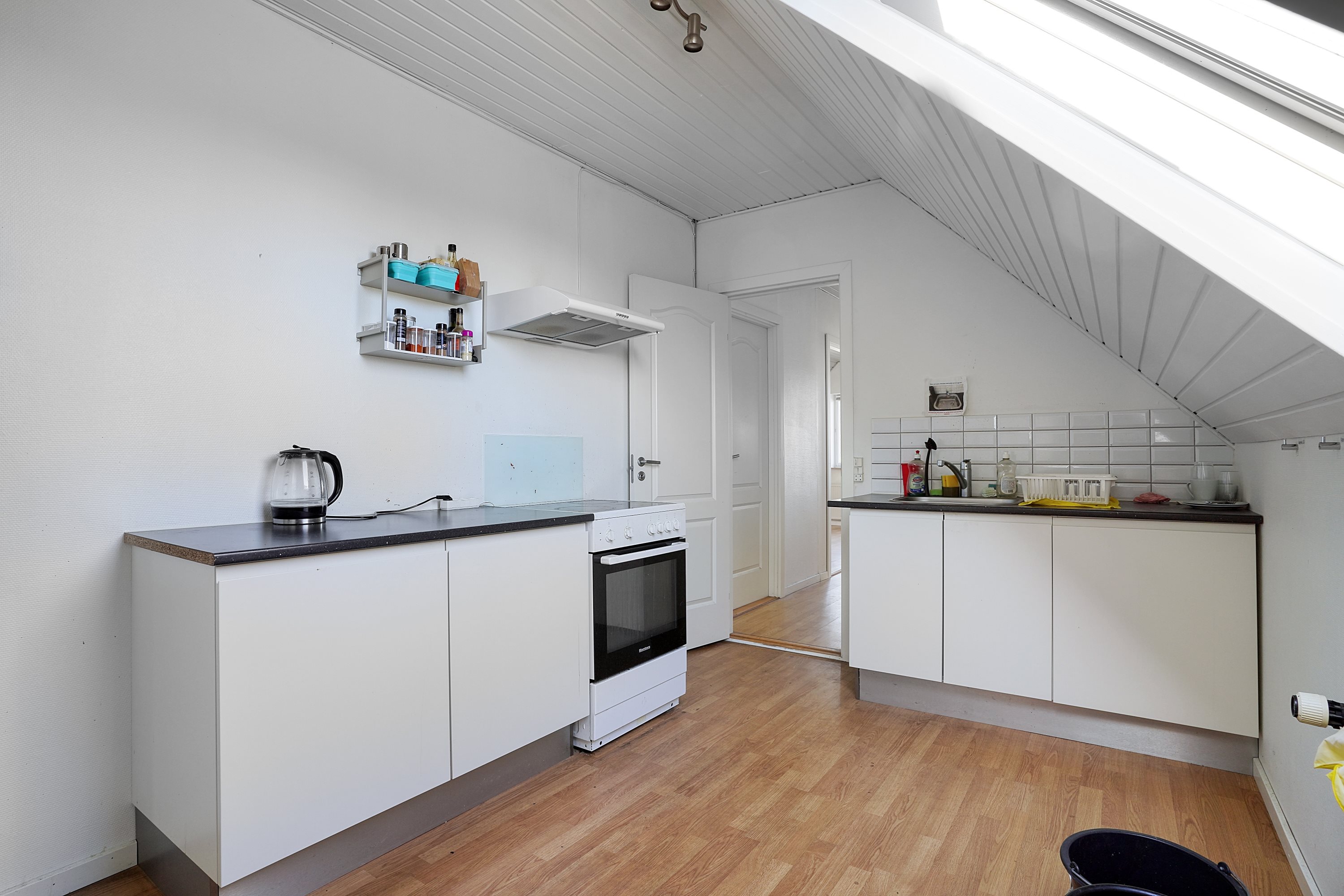 Fremhævet køkken billede i fuldskærmstilstand. Billede af Engvangen 22, 2680 Solrød Strand