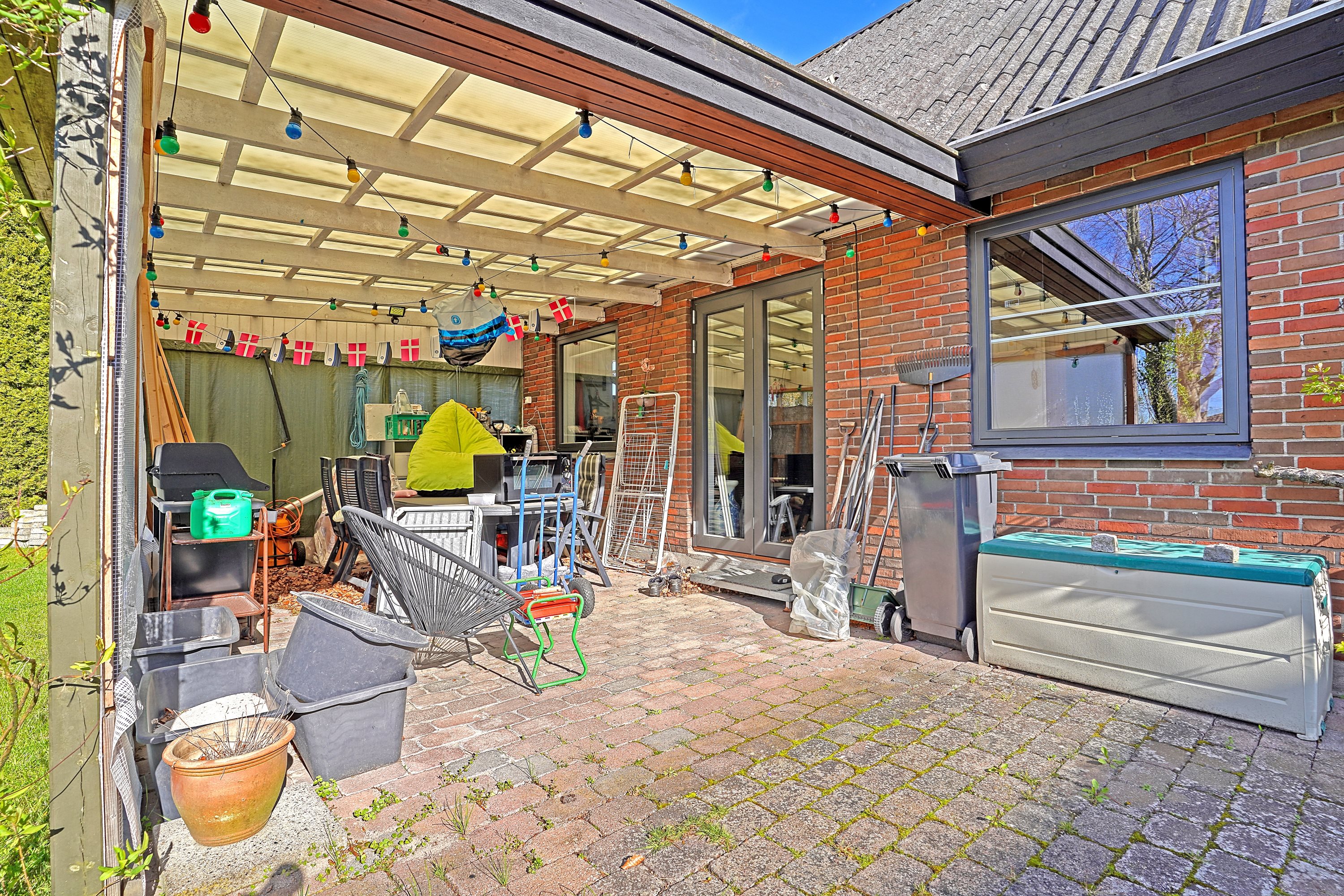 Fremhævet terrasse billede i fuldskærmstilstand. Billede af Engvangen 22, 2680 Solrød Strand