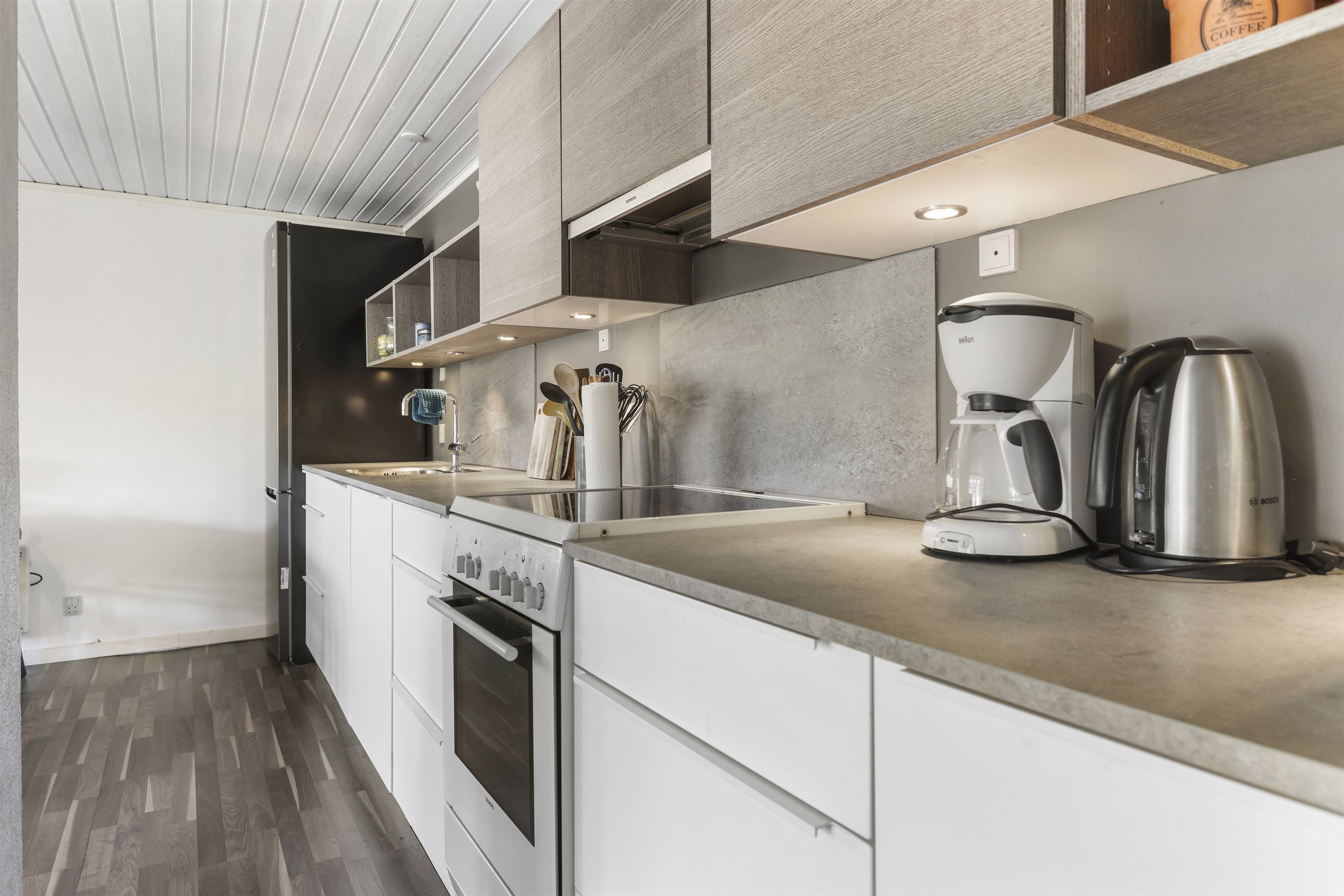 Fremhævet køkken billede i fuldskærmstilstand. Billede af Nr. Klit II 36, Lyngså, 9300 Sæby