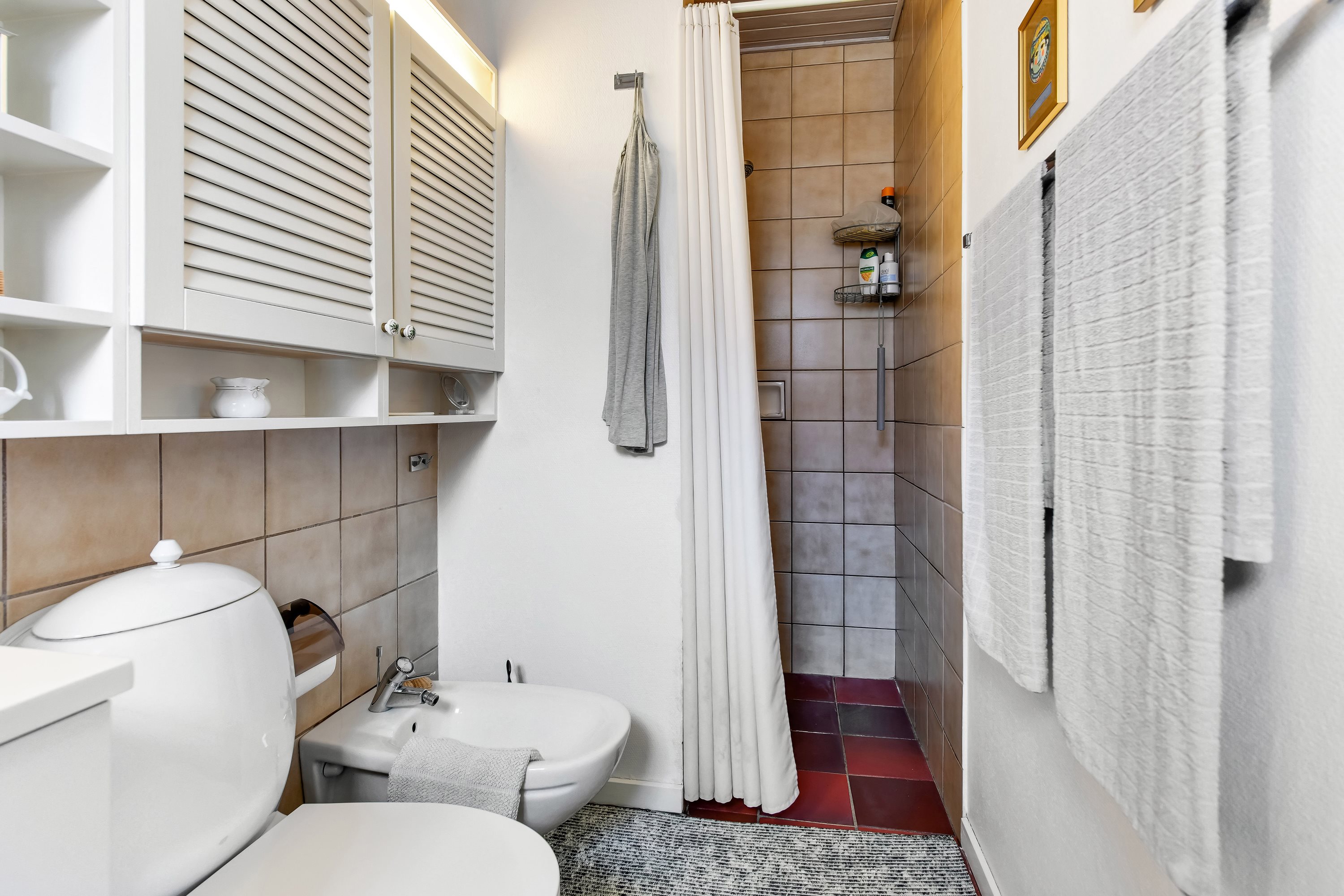 Fremhævet badeværelse billede i fuldskærmstilstand. Billede af Østre Alle 10, 7200 Grindsted